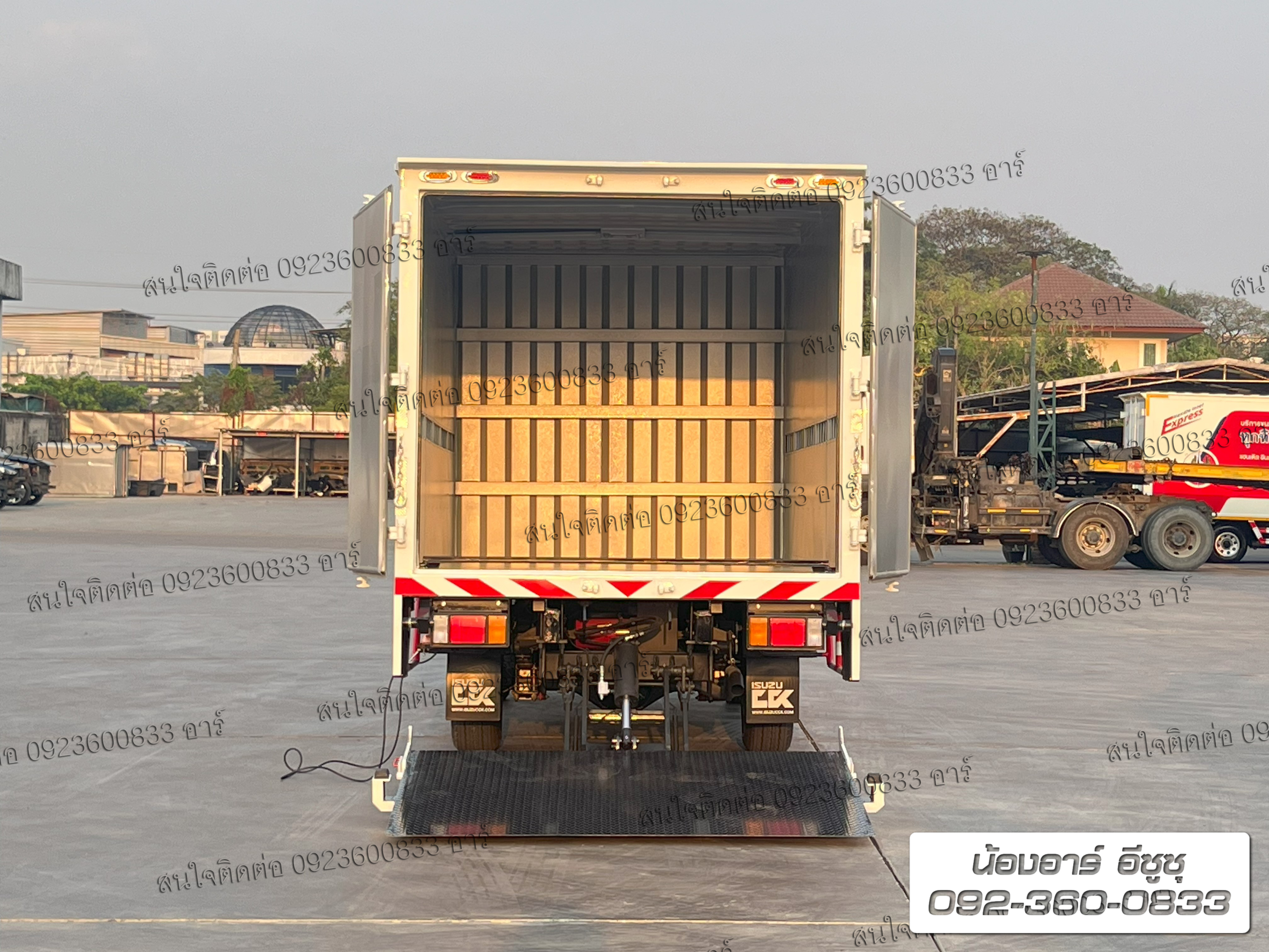 4 ล้อ ISUZU NLR Euro5 Max ตู้แห้ง ลิฟท้าย
