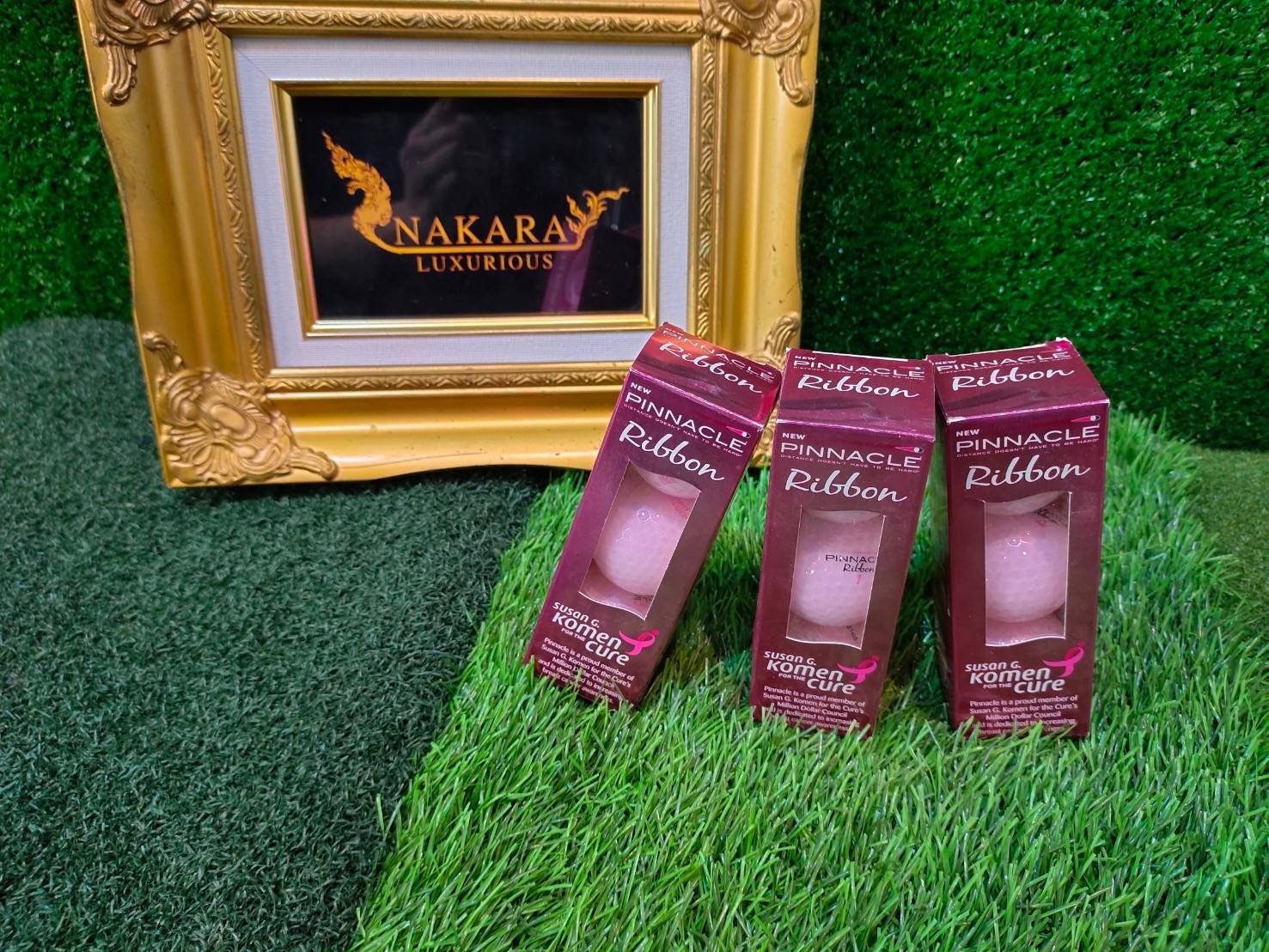 ลูกกอล์ฟ PINNACLE LADY Ribbon Susan G. KOMEN FOR THE CURE