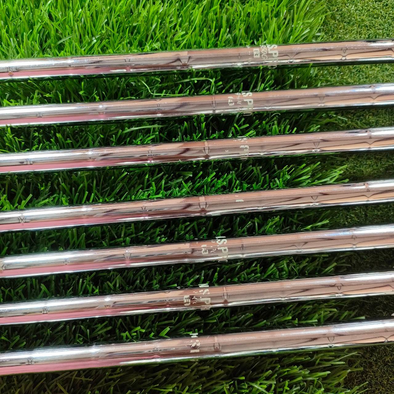 ชุดเหล็ก TAYLORMADE R11 มีเหล็ก 4 - PW สภาพสวยเลยครับ ก้าน N.S.PRO 950GH FLEX R ตีดี ตีง่าย ตีไกลครับ สวยๆนานๆเข้ามา