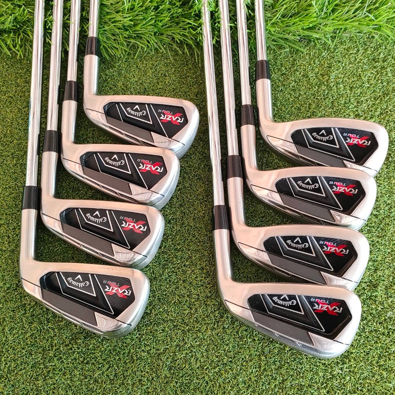 ชุดเหล็ก CALLAWAY RAZR X TOUR มีเหล็ก 3 - 9 PW ได้เหล็ก 8 ชิ้น ก้าน N.S.PRO 950 GH ก้านดีมากๆ ลงตัวมากครับ สุดยอดคุณภาพ สวยงาม