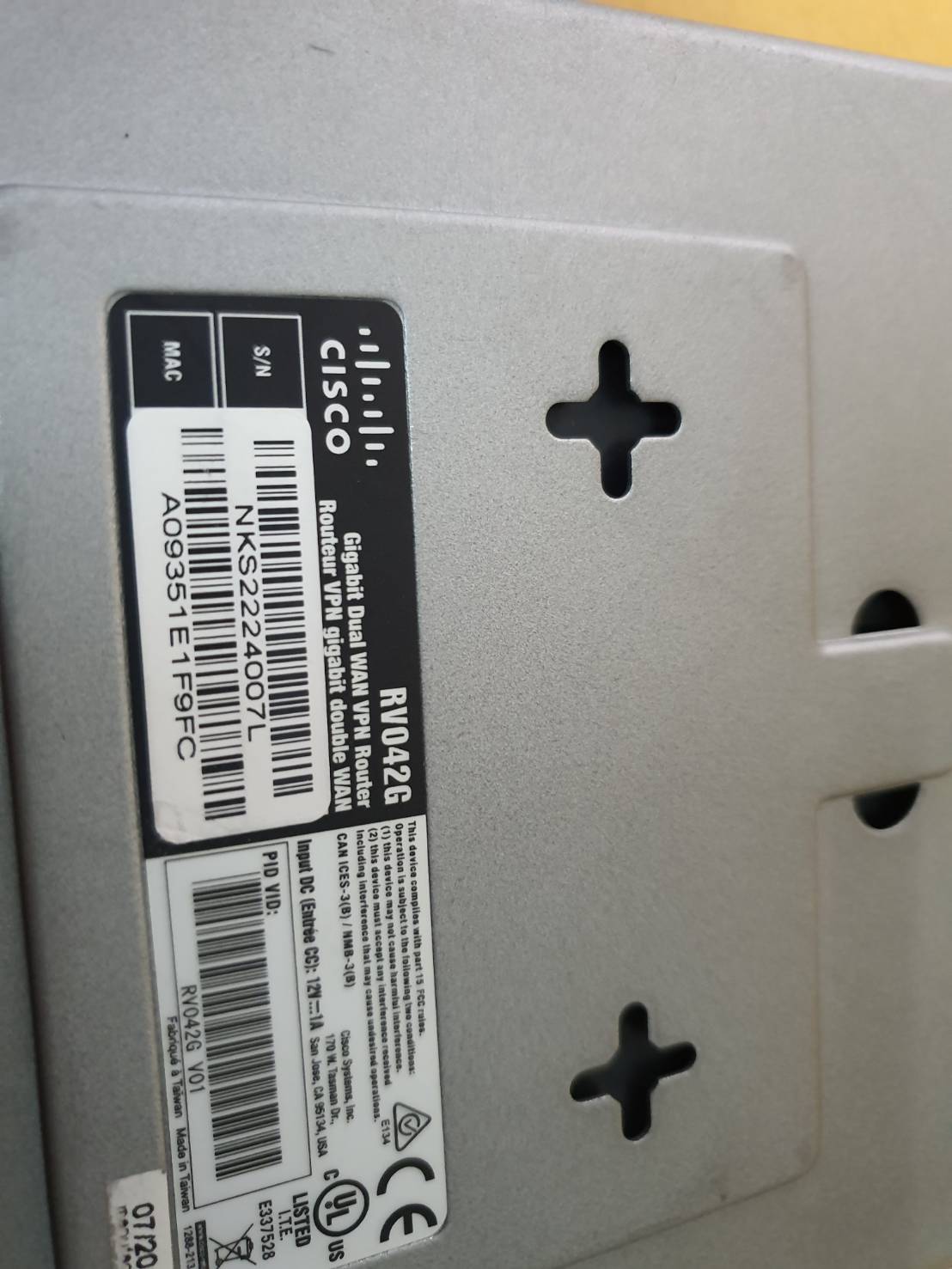 Cisco RV042G DUal Gigabit Wan VPn Router