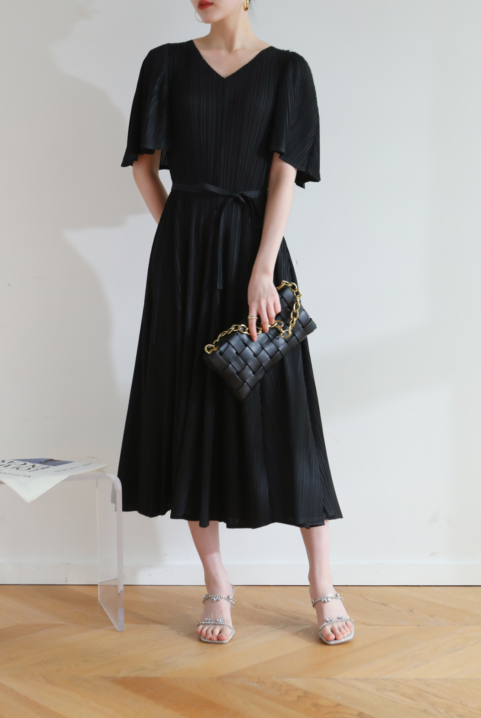 2MUAY รุ่น GJO3653 เดรสผู้หญิง เดรสพลีทคุณภาพ 10สี FREE SIZE V NECK FLARE SLEEVE PLEATED DRESS