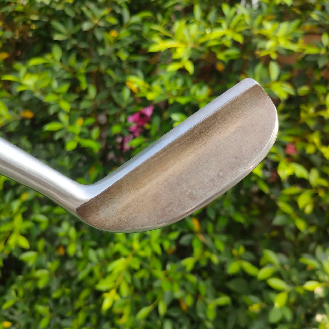 PUTTER DESIGN GNEEN MASTEN ความยาว 34 นิ้ว ทรงขาไก้ แต่เพิ่มบล๊านซ์ พัตต์ง่าย และแน่นขึ้นครับ