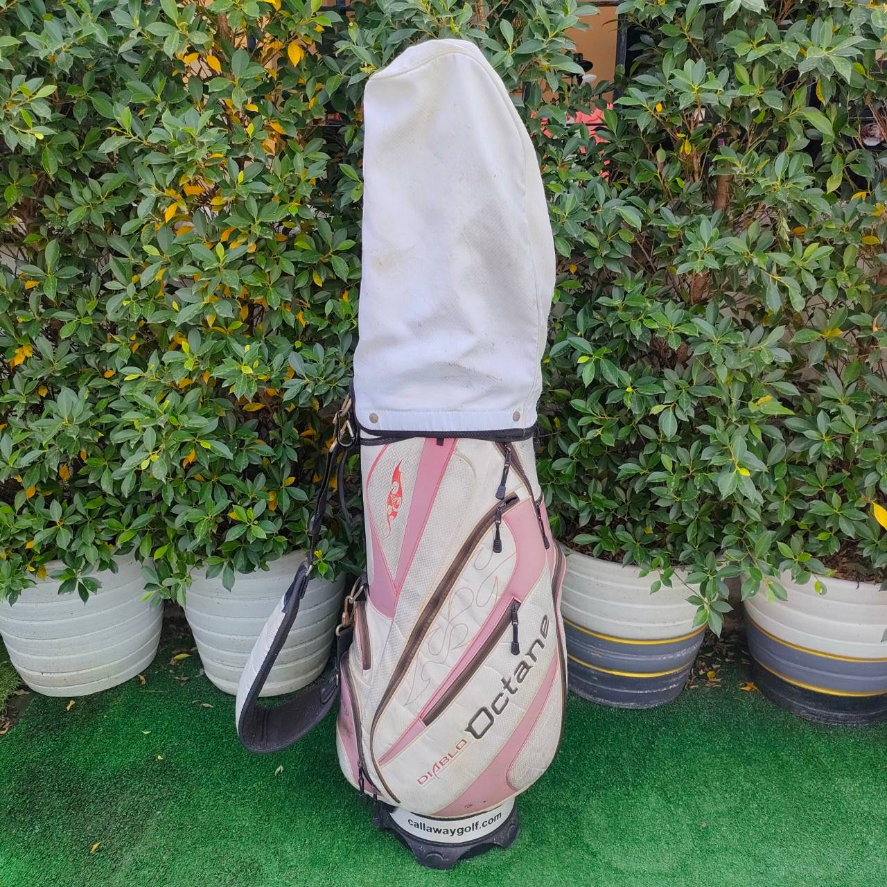 ถุงกอล์ฟ CALLAWAY แท้ DIABLO OCTANE มือสอง ใช้งานได้ปกติ สีเริ่มซีดครับ