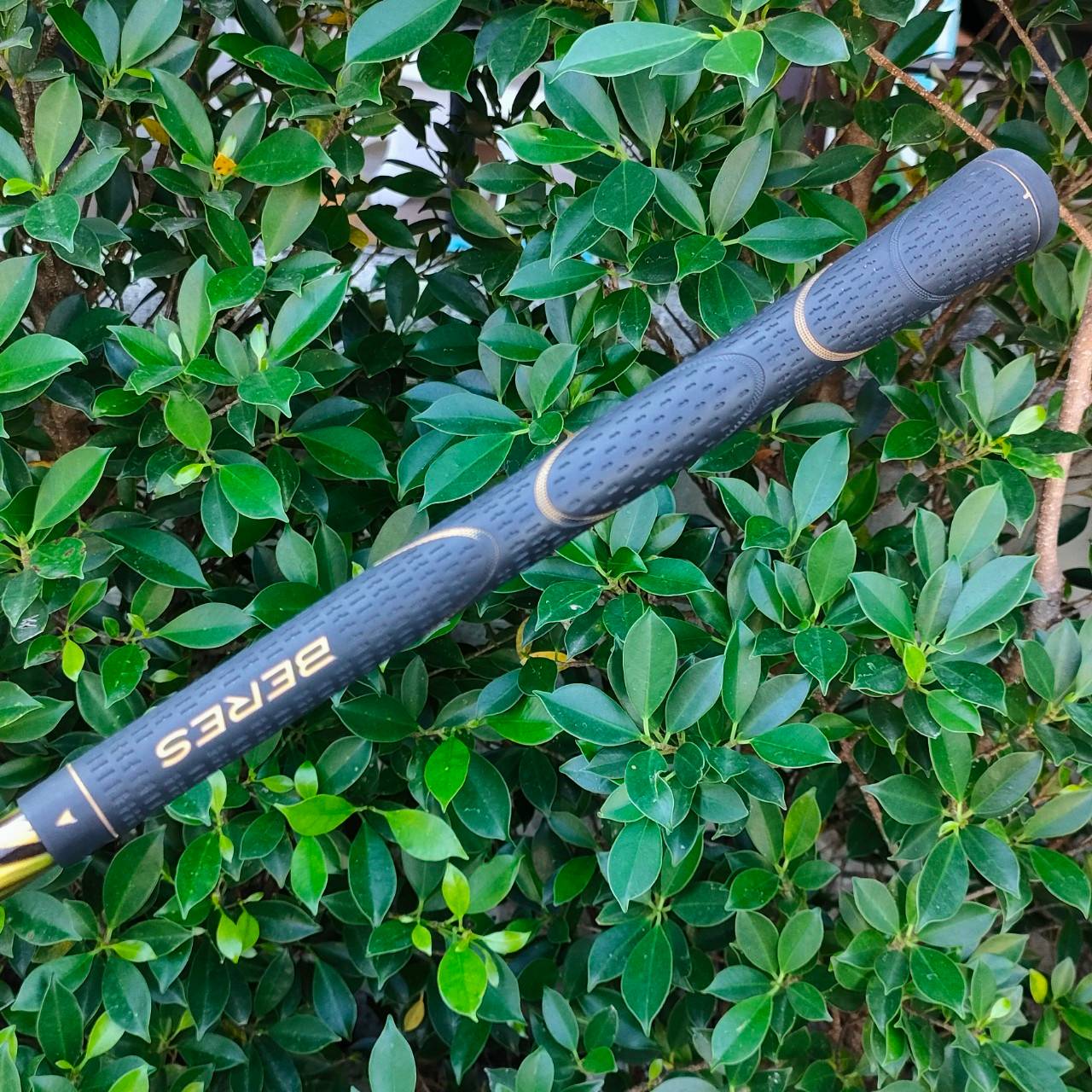 ชุดเหล็ก HONMA BERES FORGED-F MG700 มีเหล็ก 5 - 11 มีมากชิ้นกว่าชุดอื่น ระยะตีไกลกว่าเหล็กปกติถึง 1 เบอร์ เช่น เหล็ก 5 ตีระยะเท่าเหล็ก 4 สุดยอดวัสดุพรีเมี่ยมแบบสุดๆ และ ก้าน ARMRQ UD49 ก้าน 2 ดาว ** FLEX R