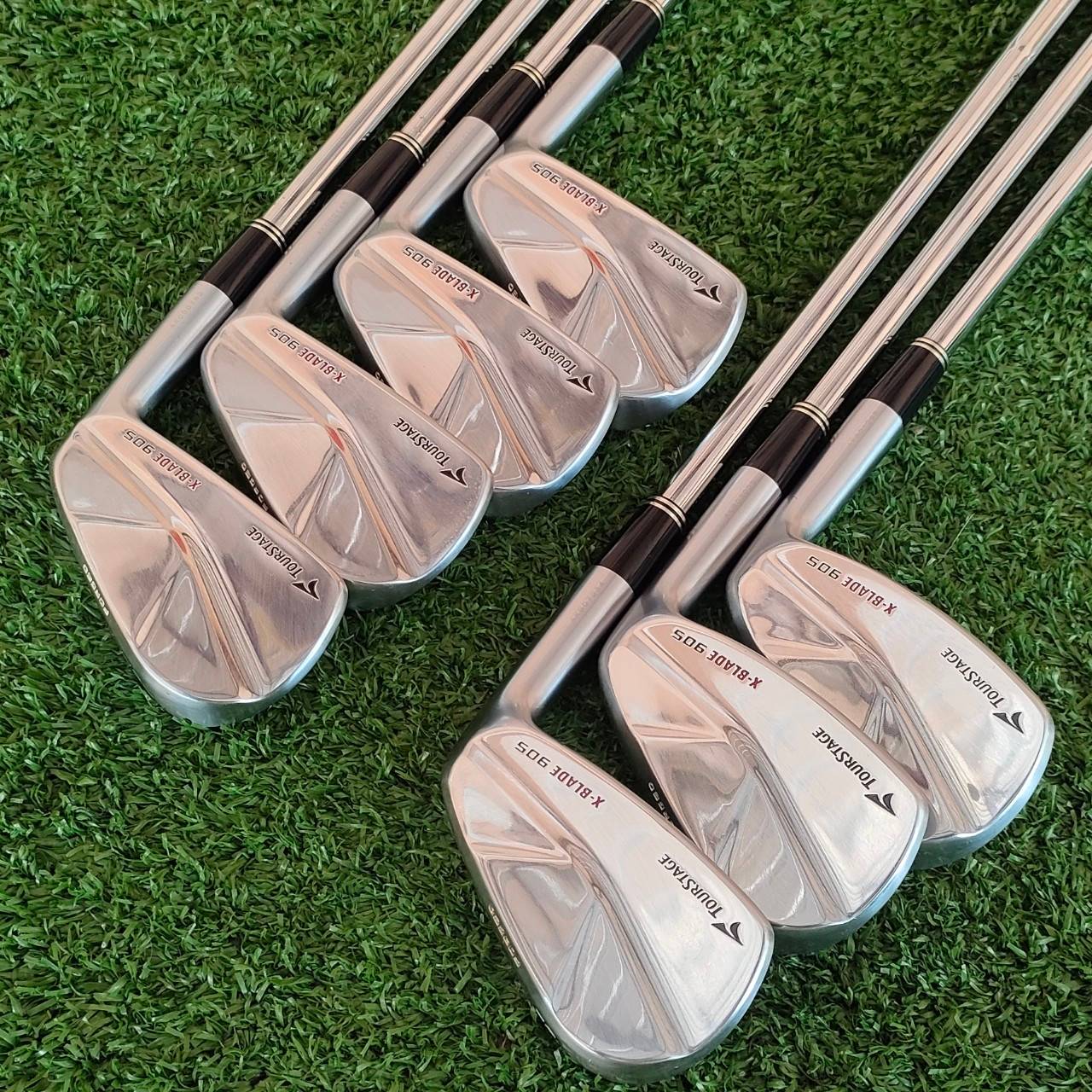ชุดเหล็ก TOURSTAGE X-BLADE 905 มีเหล็ก 4 - 9 เเละ PW ก้าน DYNAMIC GOLD S200 เหล็ก FORGED พรีเมี่ยมญี่ปุ่นแท้ valuable . muscle!!! เหล็กทรงพลัง ปรับแต่งช๊อตได้ดังใจ เสียงปะทะแบบ มันสะใจที่สุด สภาพสวยเดิม!!! ไม้กอล์ฟมือสอง ของแท้ BY NakaraLuxurious