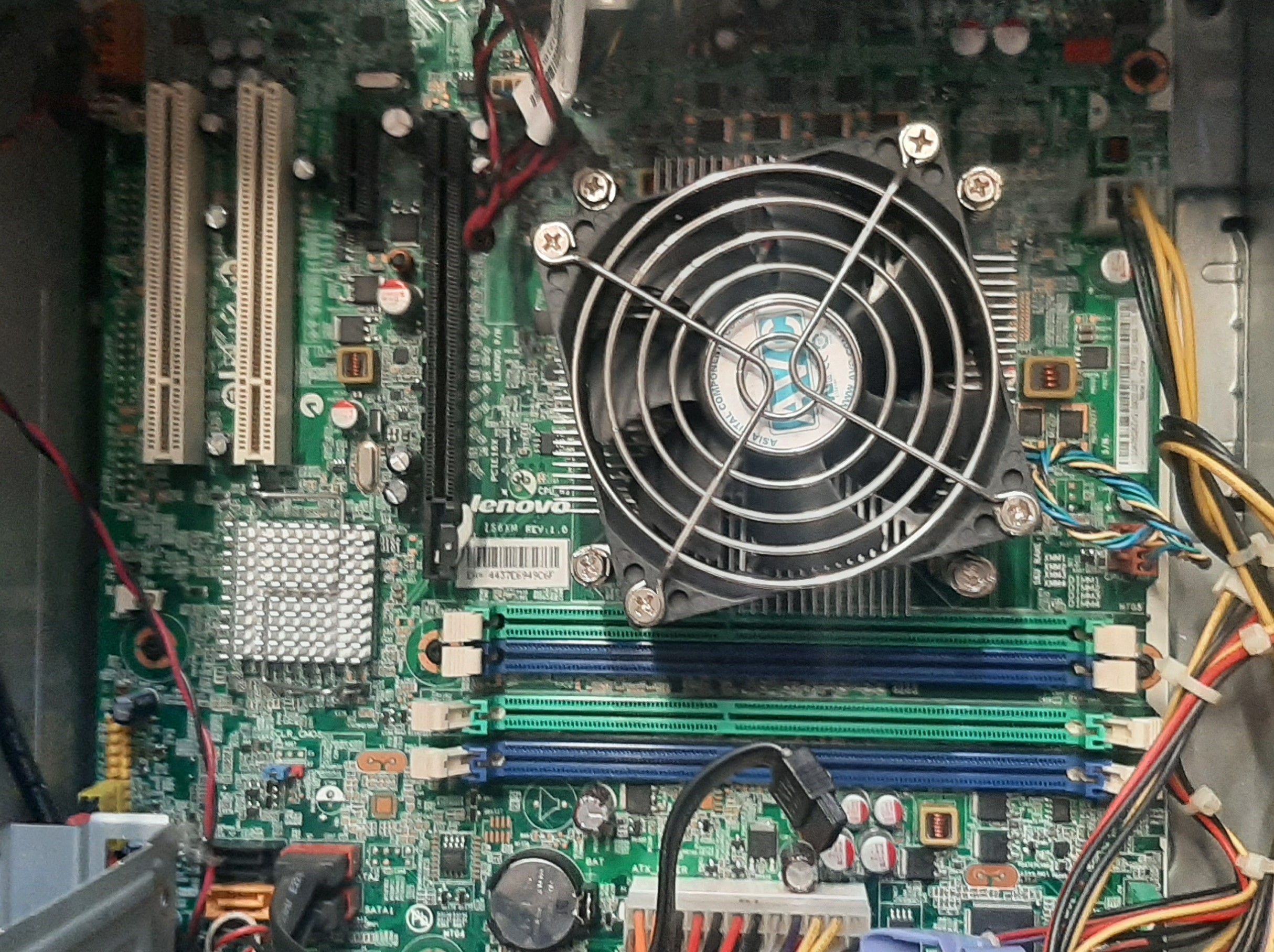 เวิร์คสเตชั่นมือสอง Lenovo thinkstation E30 i5-2320 Ram16GB SSD240GB แถม คีย์บอร์ด เม้าส์คละรุ่น มีประกัน