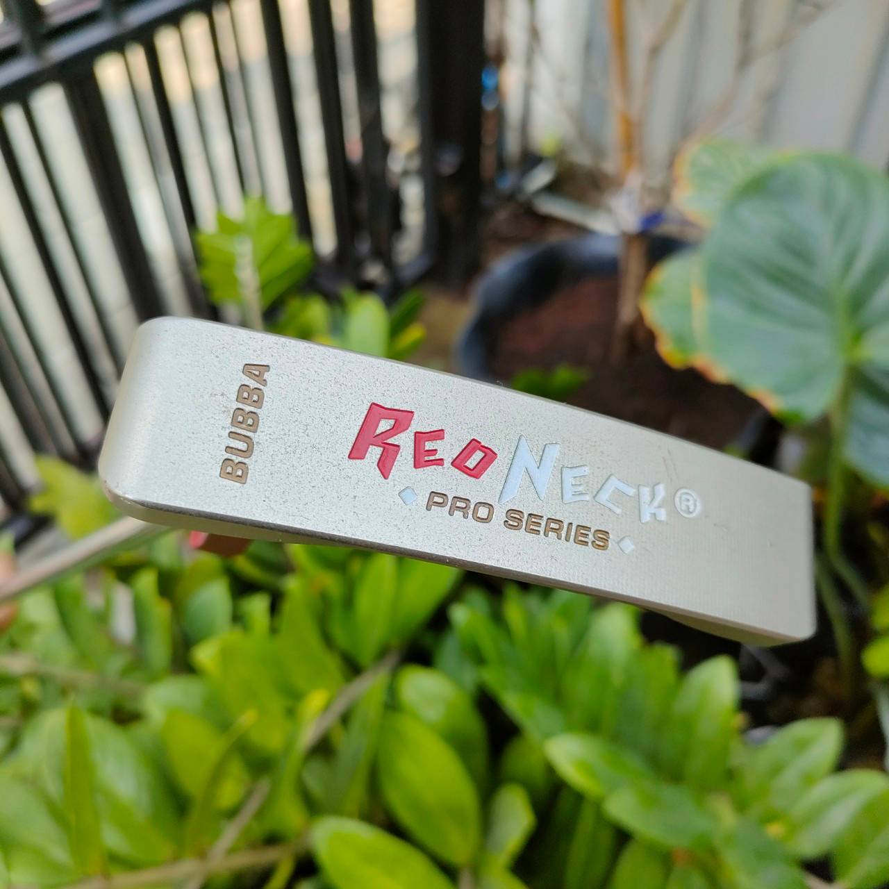 ** ไม้กอล์ฟสำหรับท่านที่ถนัดซ้าย ** DUNLOP RG DESIGNS BUBBA REDNECK PRO SERIES PUTTER ความยาว 33.5 นิ้ว รุ่นคอแดงสุดฮิต ไม้กอล์ฟพรีเมี่ยมมือสอง By NakaraLuxurious