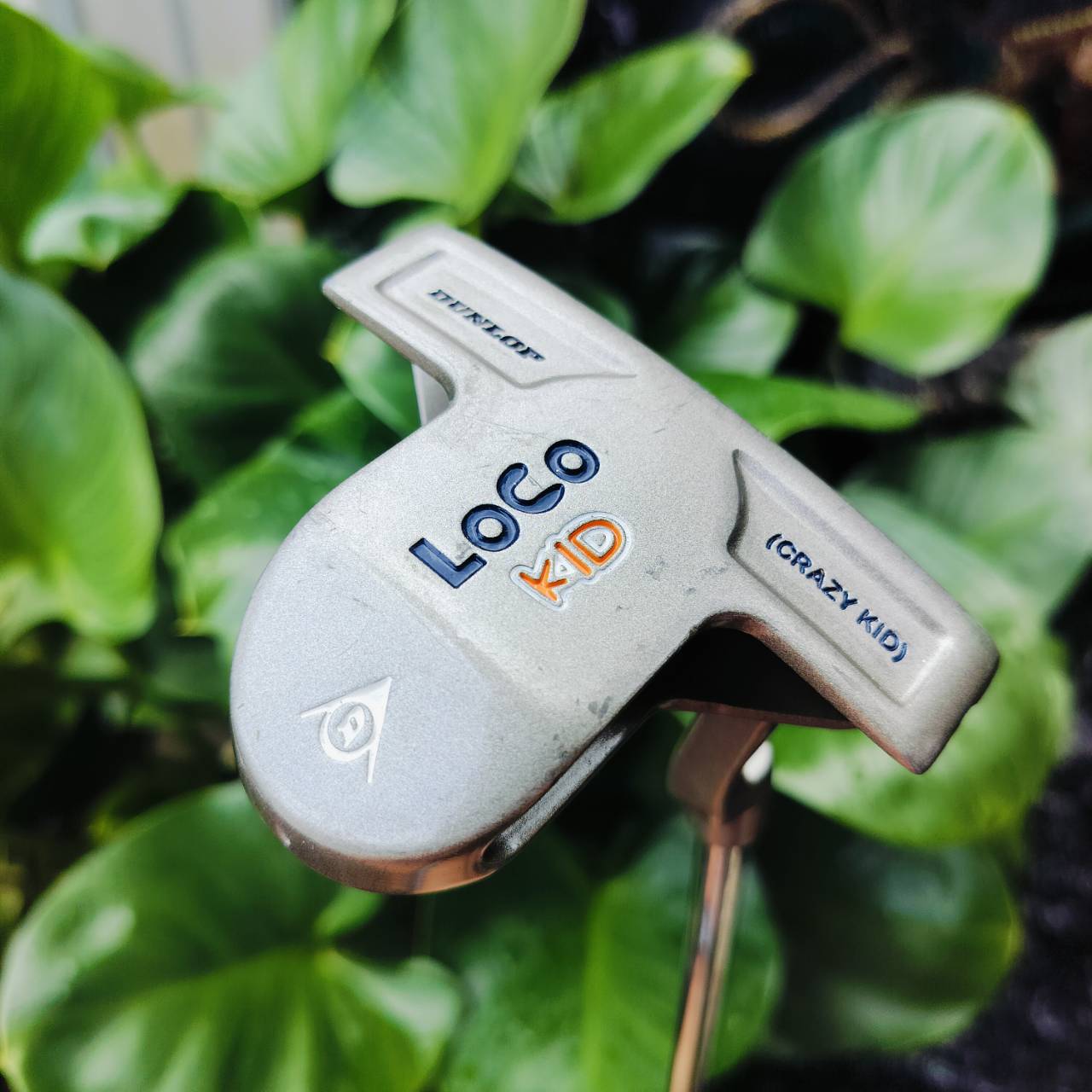 ไม้กอล์ฟครบชุดสำหรับเด็ก DUNLOP LOCO KID เหล็ก 7 ยาว 34 นิ้ว พร้อมถุงกอล์ฟขาตั้ง เล่นได้ครบทุกระยะของเด็ก สภาพสวยระดับนางฟ้า ถุงกอล์ฟมีสายสะพายเป้ด้วย สำหรับแข่งขันกอล์ฟเยาชนได้ค่ะ ไม้กอล์ฟพรีเมี่ยมมือสอง ของแท้ By NakaraLuxurious