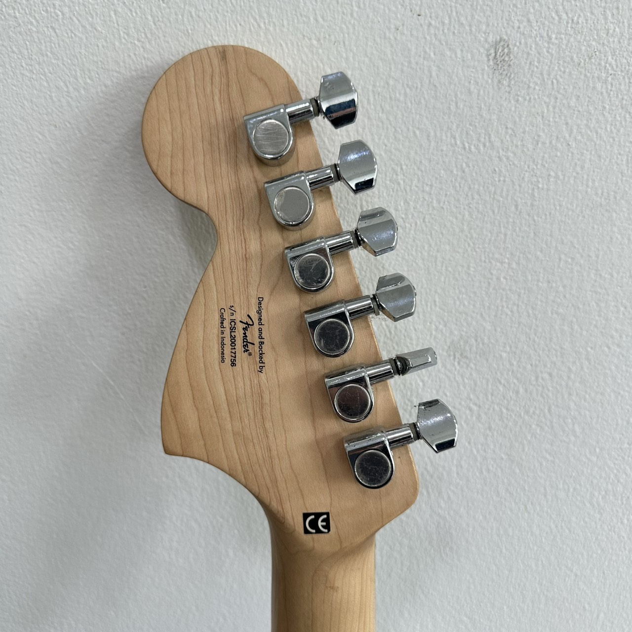 กีต้าร์ Squier Stratocaster