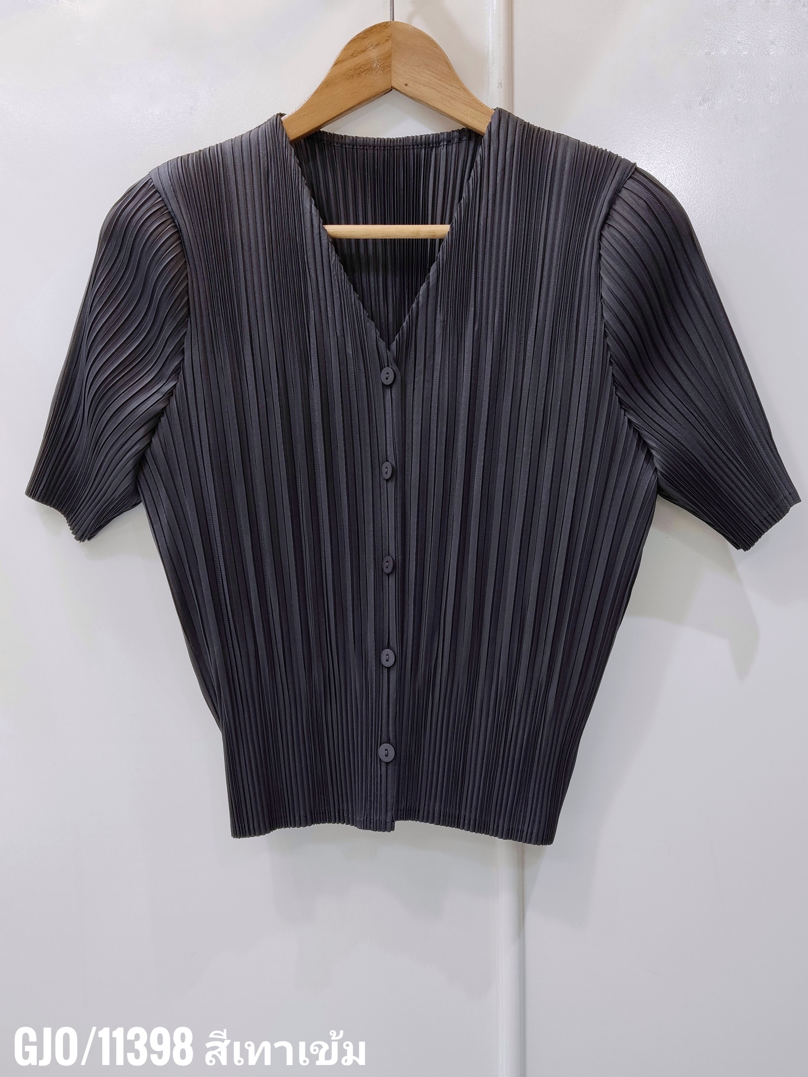 2MUAY รุ่น GJO11398 เสื้ออัดพลีท V NECK BUTTON FRONT PLEATED TOP 10 สี FREE SIZE
