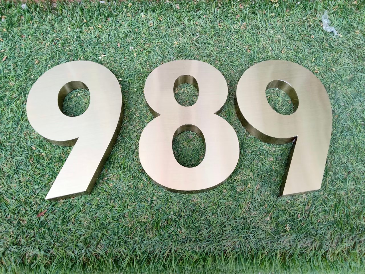 งานป้ายบ้านเลขที่ 989