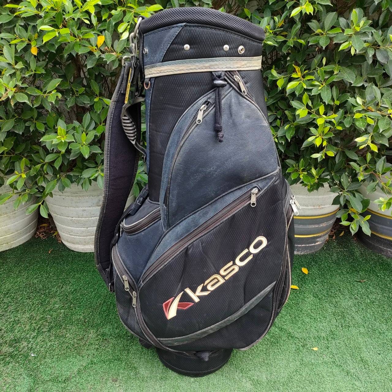 ถุงกอล์ฟ KASCO มือสอง ซิปใช้ได้หมด ถุงตั้งแข็งแรง สภาพปานกลาง ตามรูปครับ