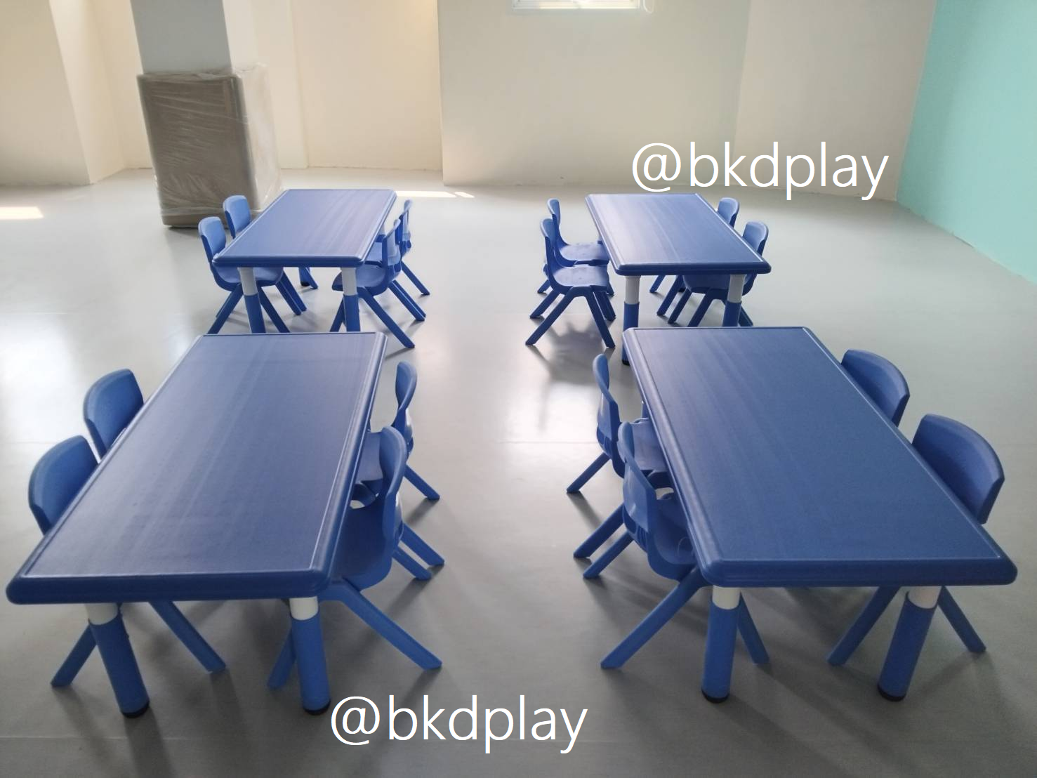 โต๊ะนักเรียนพลาสติก ขาปรับระดับได้,โต๊ะเขียนหนังสือเด็กอนุบาล-ประถม โต๊ะสี่เหลี่ยมผืนผ้า ปรับระดับได้ ราคาโรงงาน พร้อมส่ง