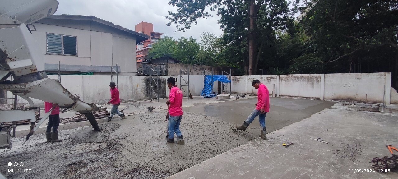 ลานที่จอดรถ อาจารย์หมอ ร.พ.ศิริราช