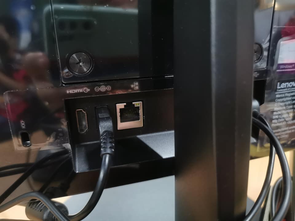 คอมพิวเตอร์ออลอินวัน All in one Lenovo ThinkCentre V410z - 21.5 inch CPU i3-7100T Ram 8 GB HDD 1 TB