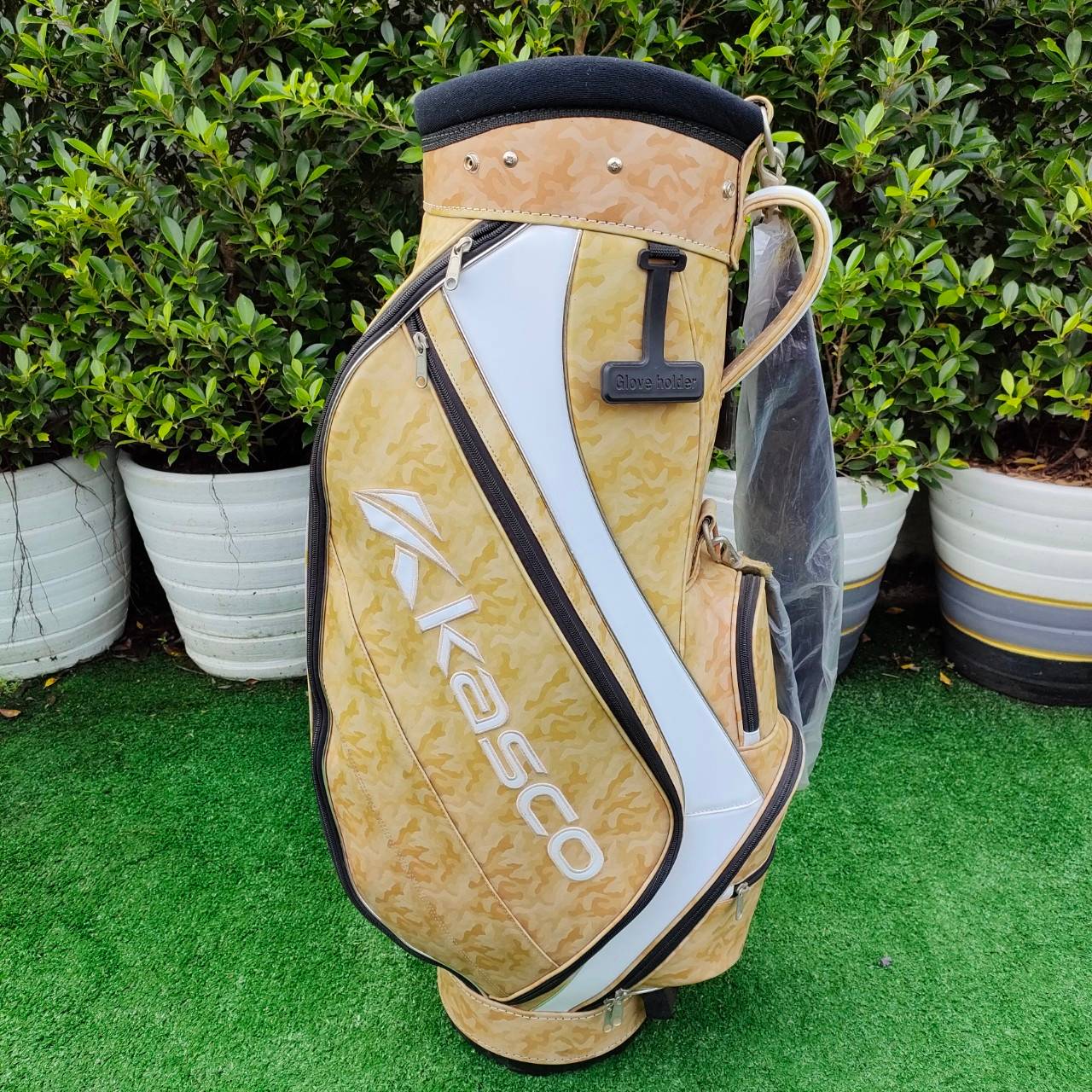 ถุงกอล์ฟ KASCO มือสอง ของแท้ สภาพสวยนางฟ้า ยังไม่แกะพลาสติก ที่สายสะพายครับ .