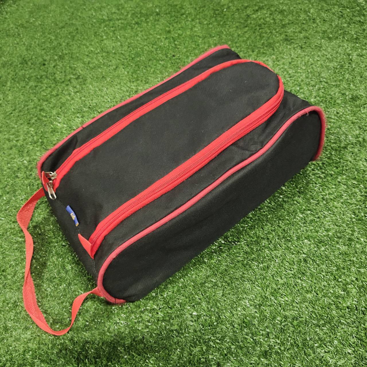 รองเท้ากอล์ฟ NIKE ของแท้ มือสอง เบอร์ 9 US สีขาวตัดกับเขียวสะท้อนแสง สีสวยมาก