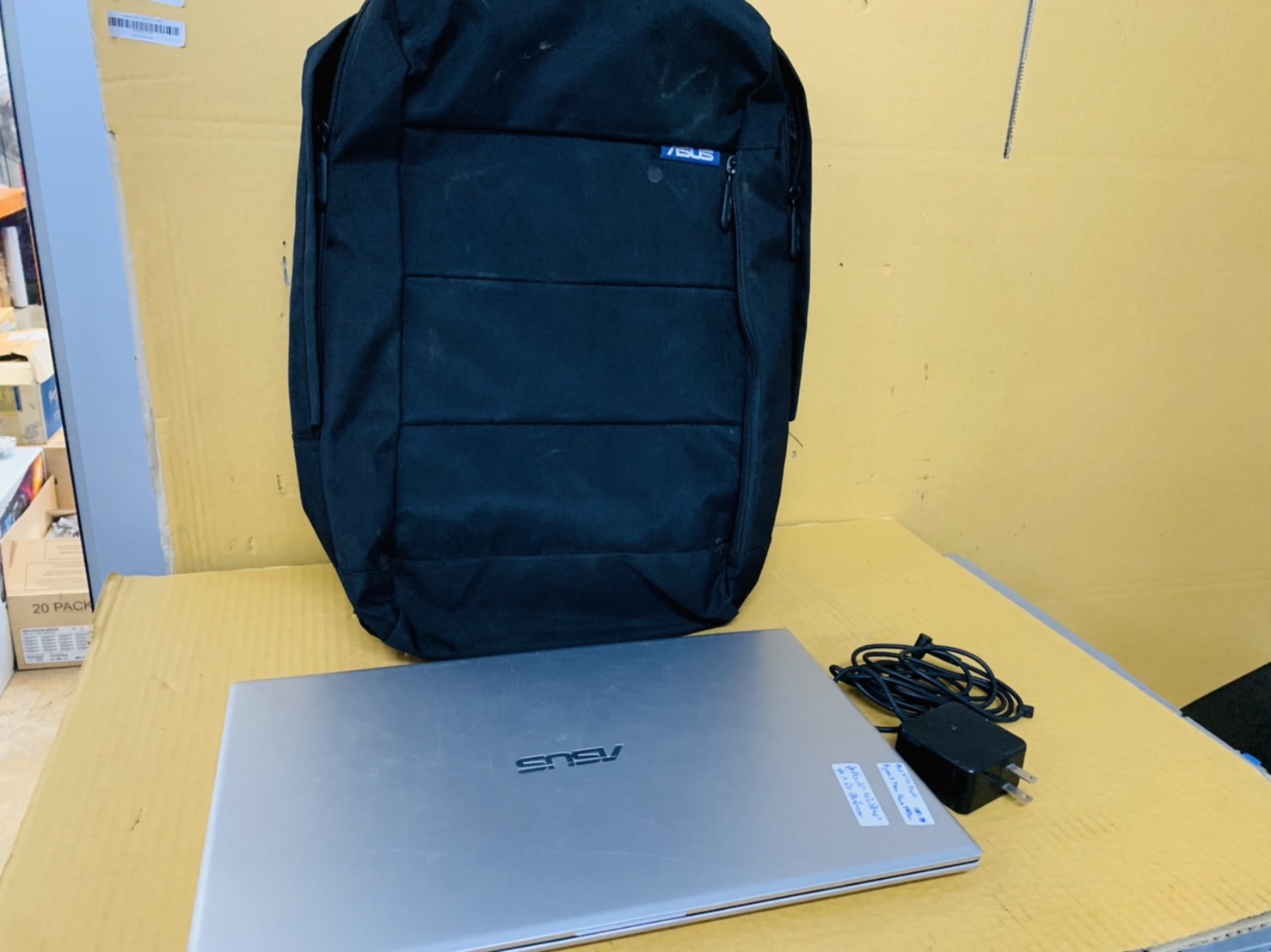โน้ตบุ๊ค Notebook Asus VivoBook 15 - 15.6 inch (1920x1080) Full HD - คีย์บอร์ดไม่ติดบางปุ่ม แถม Mouse + Keyboard + กระเป๋า