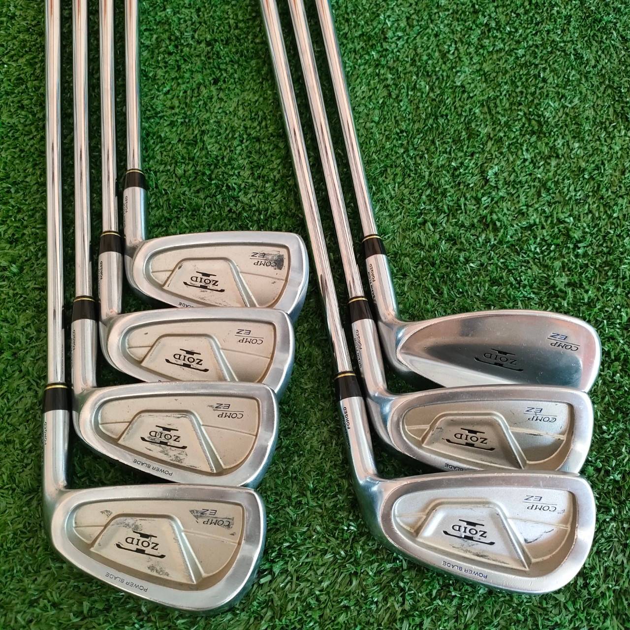 ชุดเหล็ก MIZUNO T- ZOID COMP EZ POWER BLADE มีเหล็ก 5-9 เเละ PW SW ก้าน RIFLE FCM 6.0 เป็นเหล็ก GRAIN FLOW FORGED พรีเมี่ยมญี่ปุ่น ก้านก็ดีมากๆ เป็นไรเฟิล ไม่มีปล้องลดการสั่น ใบคมแต่มี Cavity ตีง่าย มันส์ สำคัญ ราคาแบบคุ้มจัดๆ