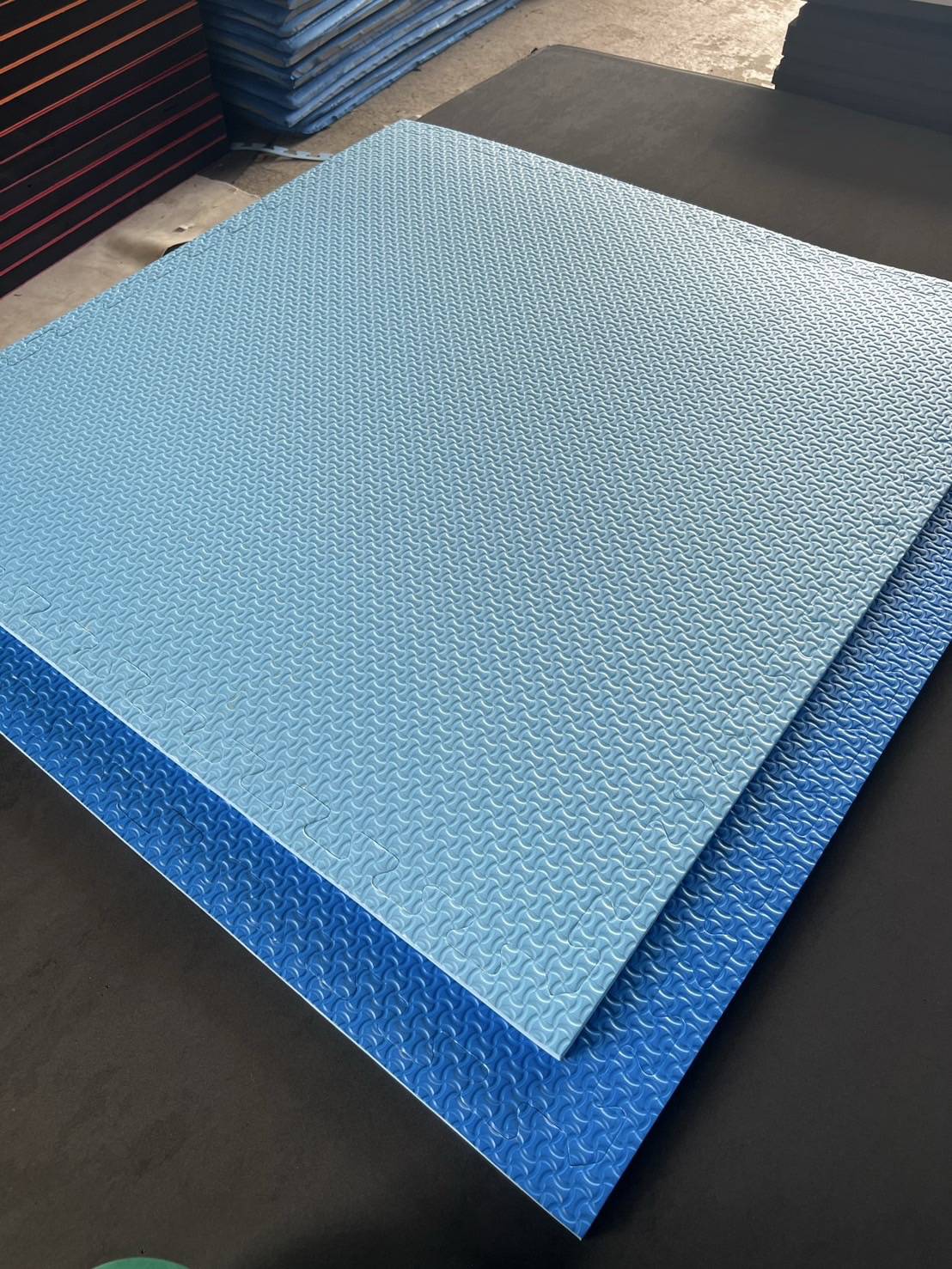 แผ่นปูพื้นจิ๊กซอกันกระแทก โฟมยาง งานไทยพรีเมี่ยมขนาดแผ่น100x100 หนา10-50 มม.,แผ่นกันกระแทก,แผ่นยาง EVA,ยางปูพื้น,จิ๊กซอว์ปูพื้น, ปูกับห้องเด็ก ห้องออกกำลังกาย ฟิสเนส ค่ายมวย โรงยิม