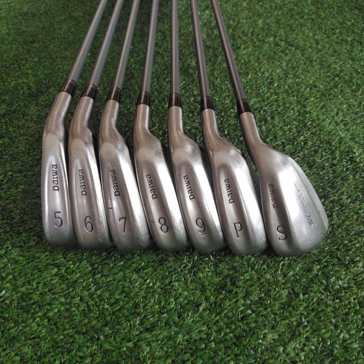 ** ไม้กอล์ฟผู้หญิง ** ชุดเหล็ก DAIWA SV COMPO เทคโนโลยี "Twin Cut Sole" หน้าเคฟล่าทั้งเซ็ต