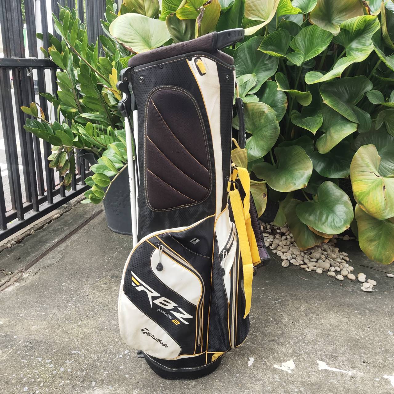 ถุงกอล์ฟขาตั้ง TaylorMade RBZ Stage 2