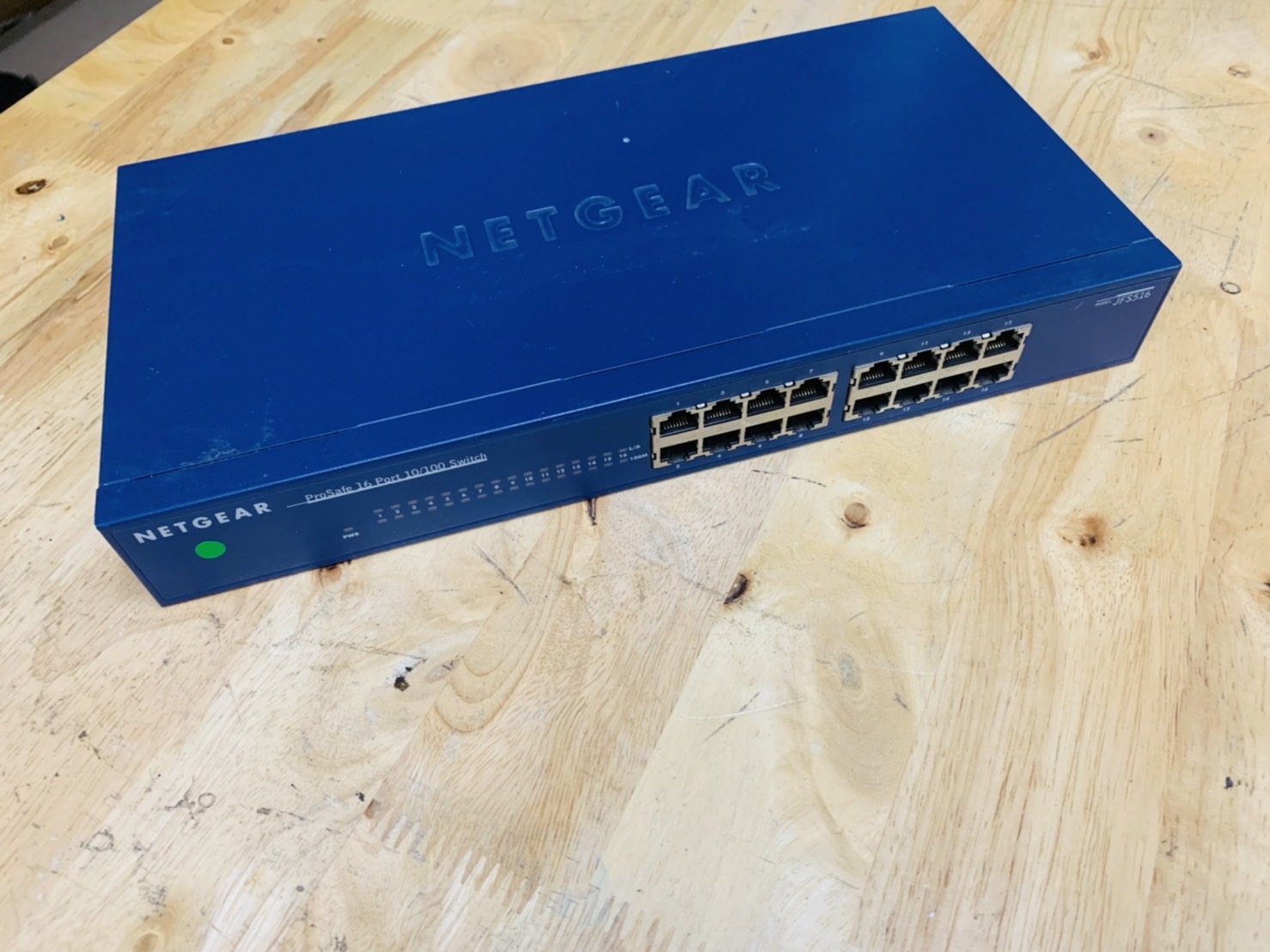 สวิตซ์ Netgear Prosafe JFS516 16-Port 10/100 Fast Ethernet Network Switch