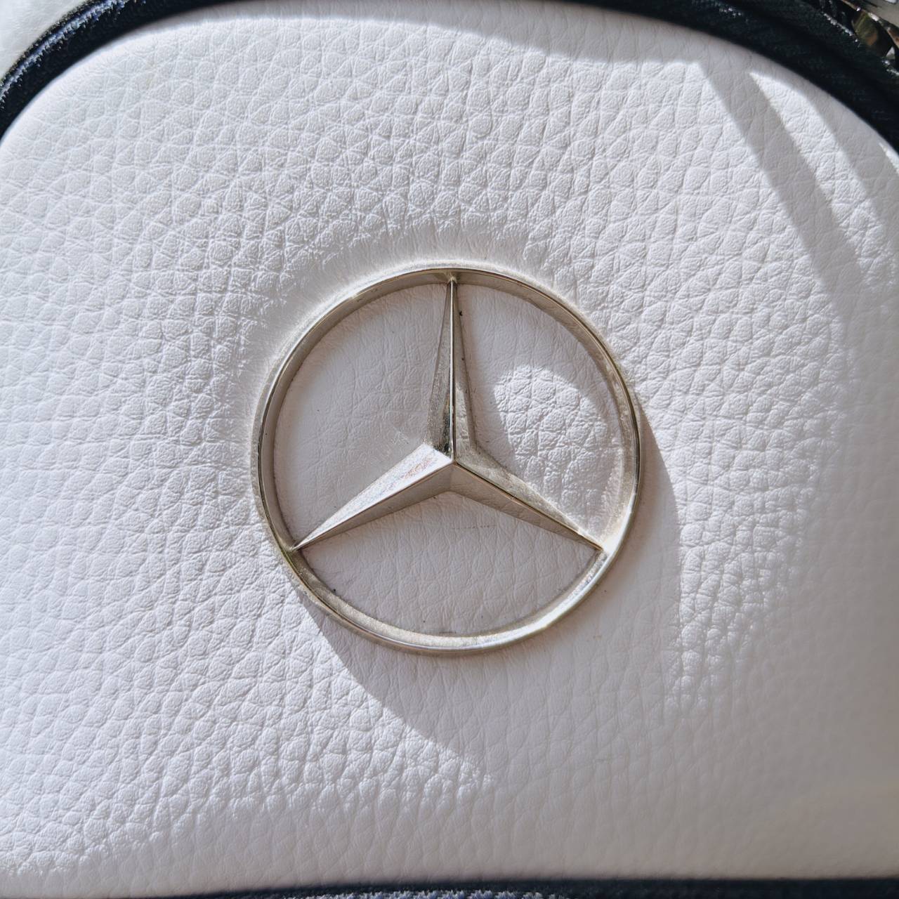 Taylormade x Mercedes-Benz Golf Bag ✨ สำหรับนักกอล์ฟผู้ชื่นชอบความหรูหราและฟังก์ชันที่เหนือระดับ