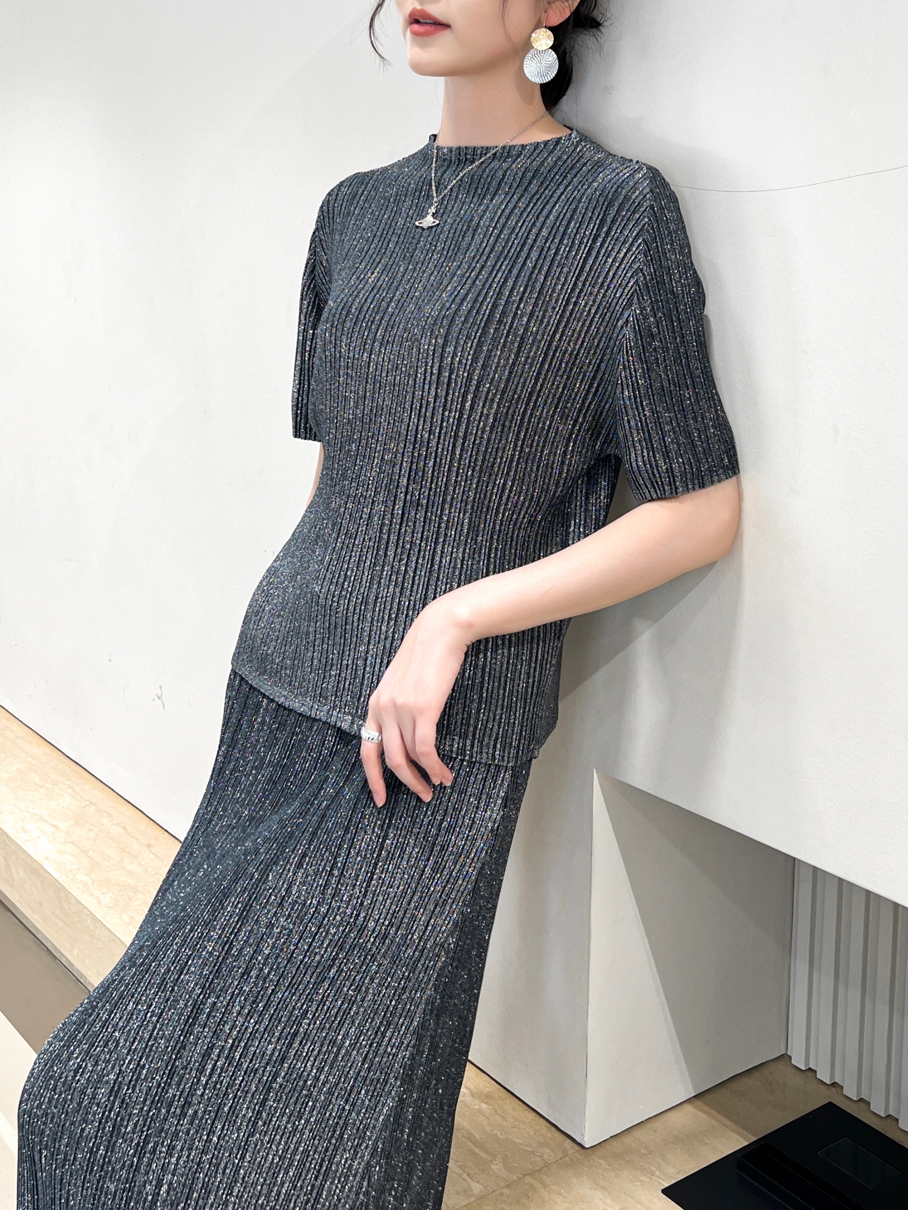 ปรับราคาลง20%!! 2MUAY รุ่น GJO3737 เสื้อพลีทคุณภาพ SHORT SLEEVE GLITTER PLEATED TOP 7 สี FREE SIZE