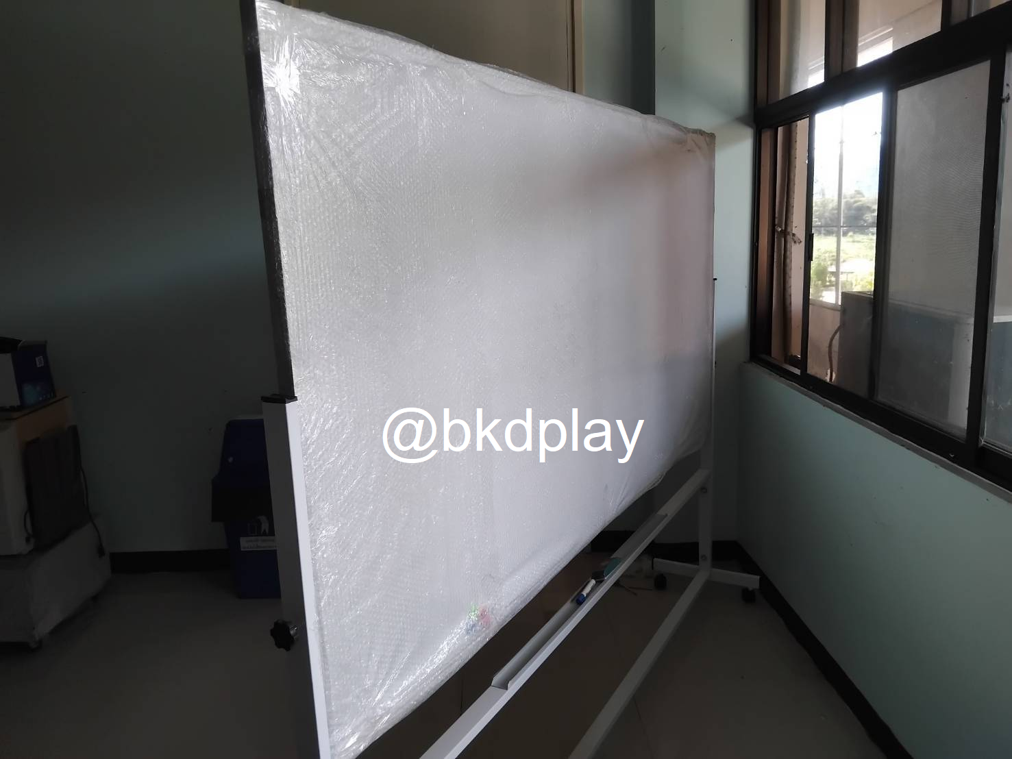 กระดานไวท์บอร์ดแม่เหล็ก กระดานมีล้อ 2 หน้า กระดานติดประกาศ สำนักงาน โรงเรียน หน่วยงานต่างๆ