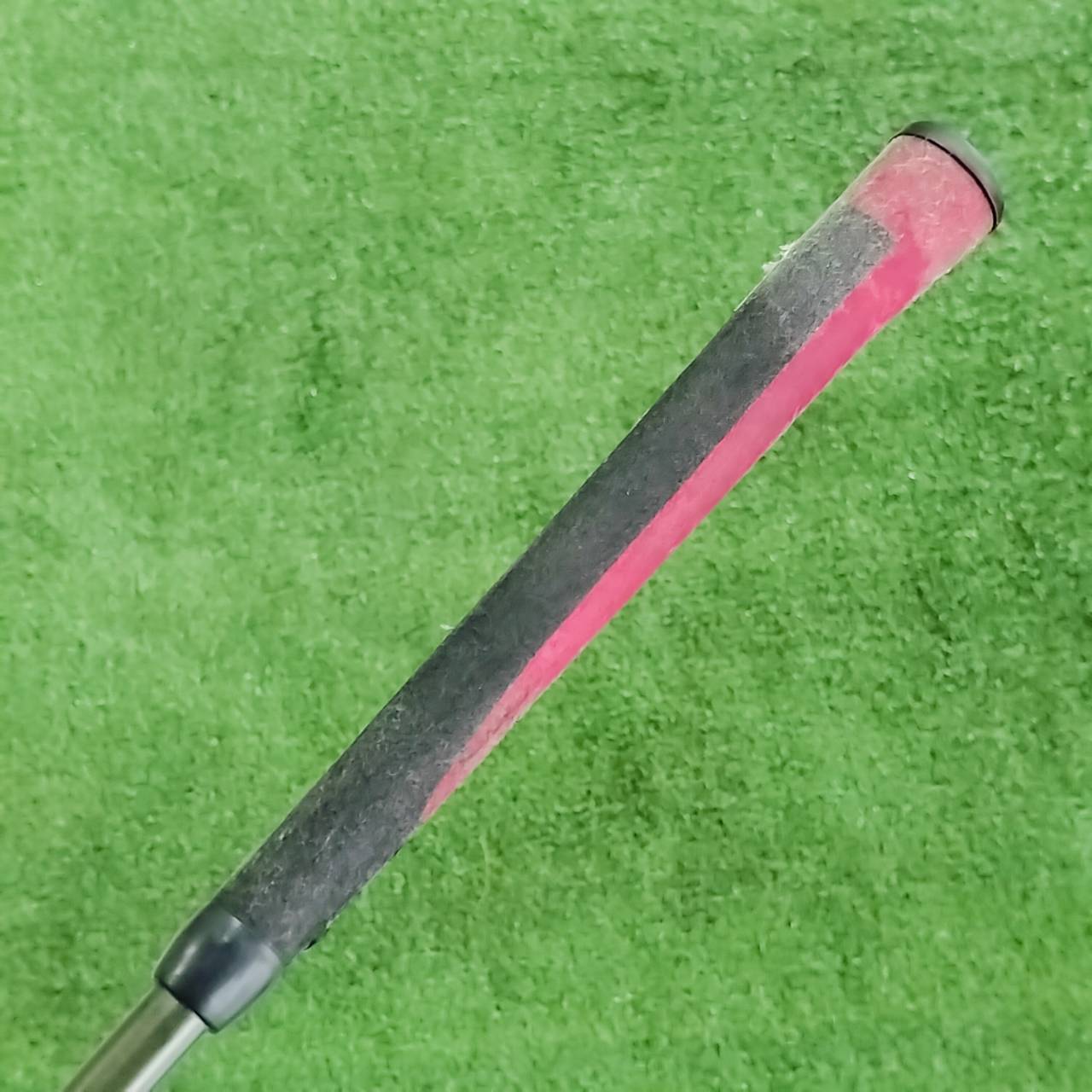PUTTER NIKE IC2010 ยาว 33 นิ้ว บล๊านซ์มากๆ มีถ่วงทังสเตนสองข้าง หน้าสัมผัส MILLED เพื่อให้ลูกกอล์ฟ หมุนเร็วที่สุด ไม้กอล์ฟพรีเมี่ยมมือสอง ของแท้ By NakaraLuxurious