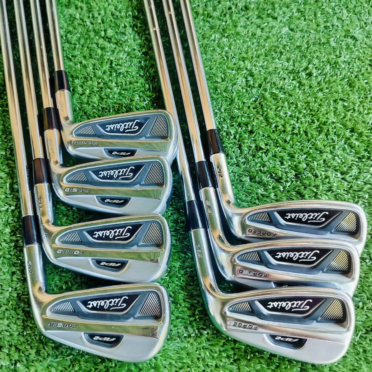 ชุดเหล็ก Titleist AP2 712 ชุดเหล็กประสิทธิภาพสมบูรณ์แบบ เหล็ก FORGED พรีเมี่ยม DUAL CAVITY ตีทั้งนุ่ม ง่าย และได้ระยะที่แม่นยำ ไม้กอล์ฟพรีเมี่ยมมือสอง ของแท้ By NakaraLuxurious