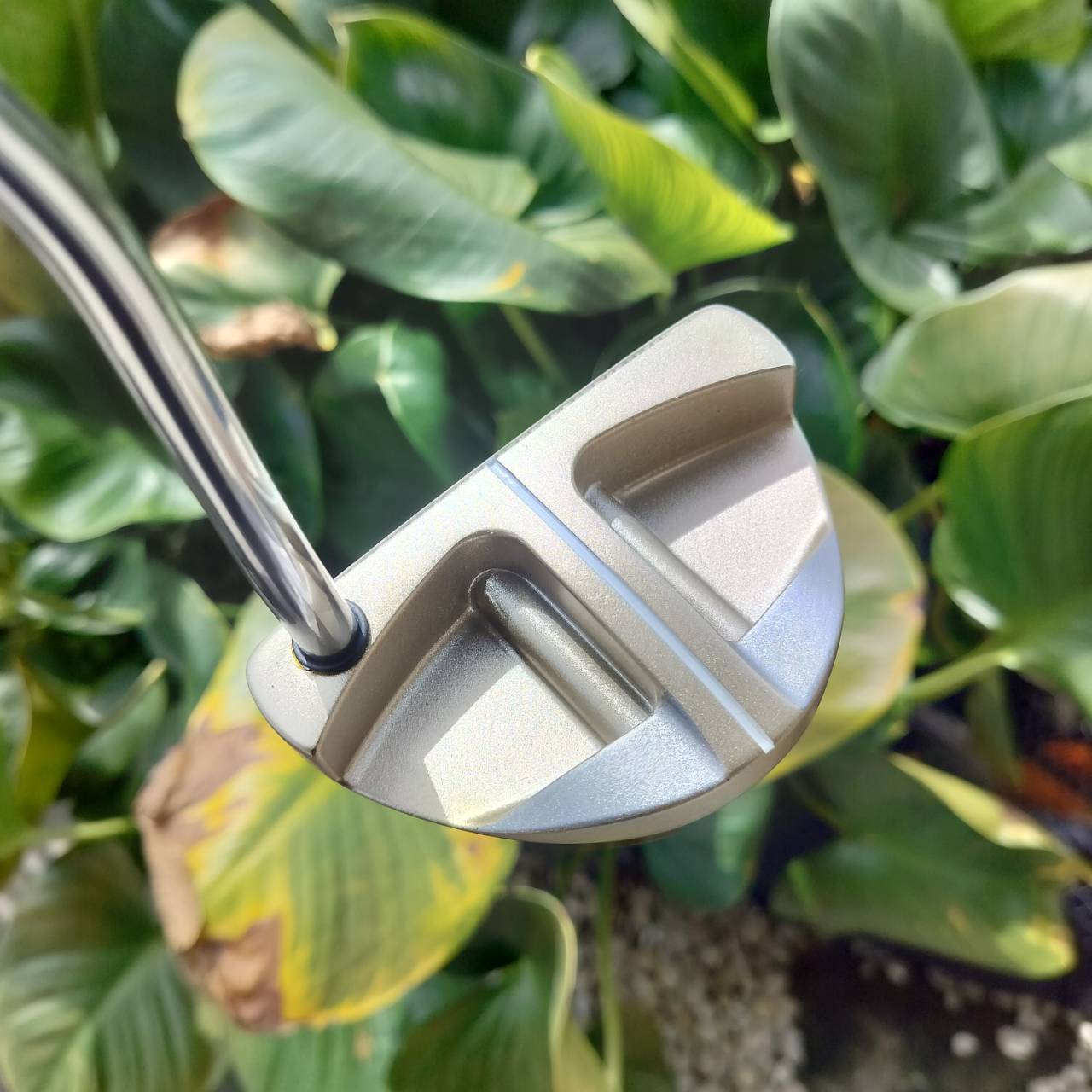 ** ไม้กอล์ฟสำหรับผู้หญิง ** FULLSET GOSEN JAPAN GALLISTO TRI WAVE ชุดพรีเมี่ยมจากญี่ปุ่น น้ำหนักเบา ตีง่าย สวย ดีกว่าซื้อไม้จีนเยอะมาก สภาพสวย ราคาสุดคุ้ม!!! ไม้กอล์ฟพรีเมี่ยมมือสอง ของแท้ By NakaraLuxurious