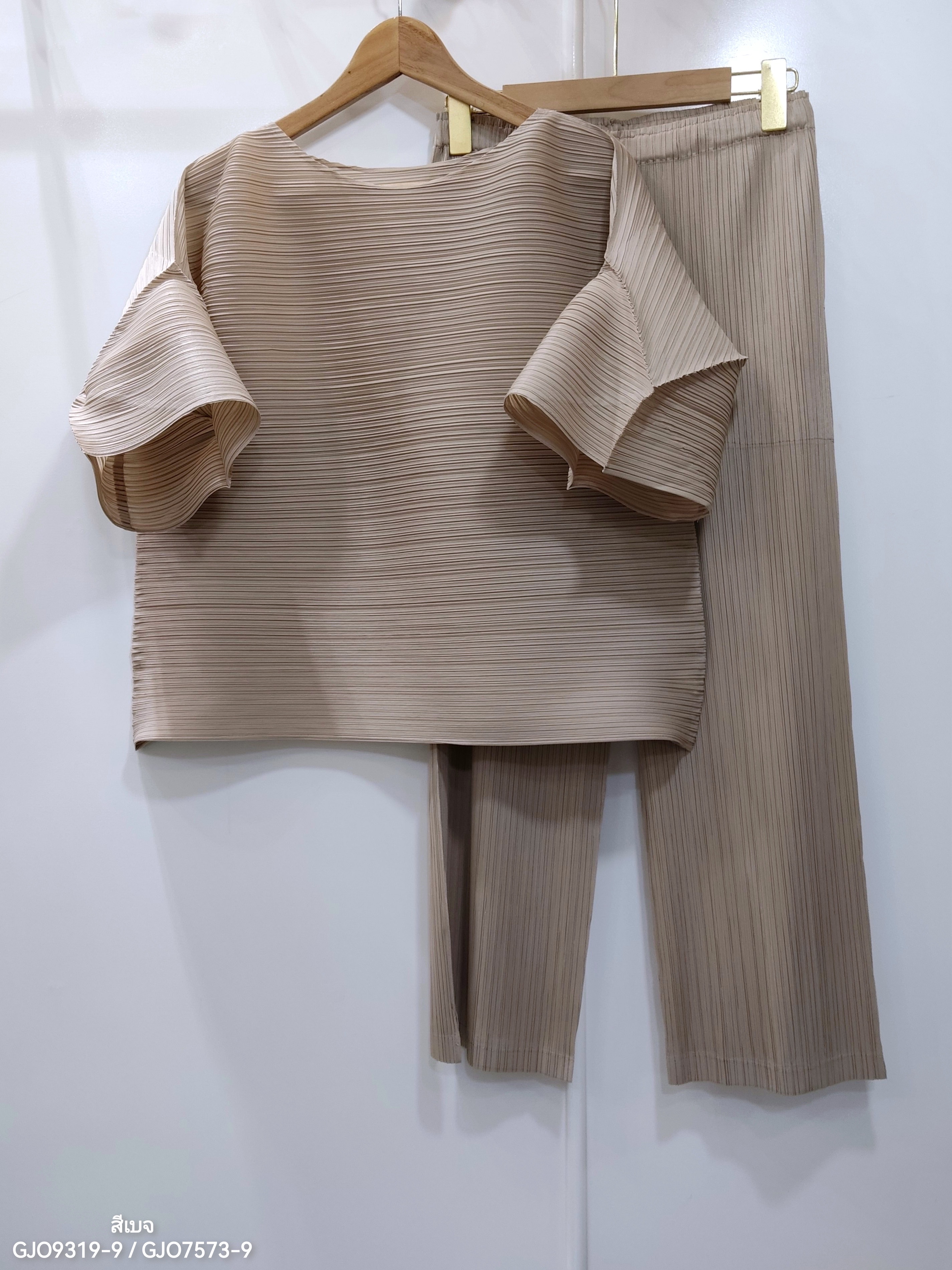 สีใหม่! 2MUAY รุ่น GJO9319-9 / GJO7573-9 เซ็ตพลีทคุณภาพ FLARE SLEEVE TOP WITH PANT PLEATED SET 7 สี FREE SIZE