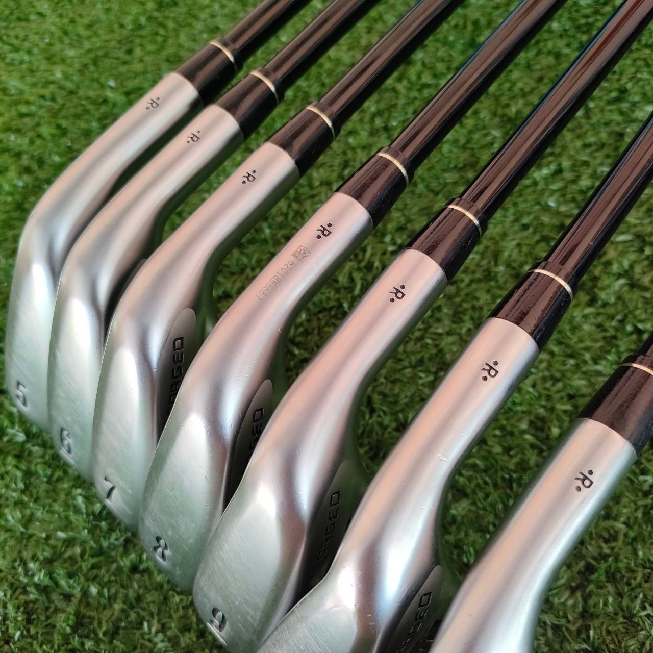 ชุดเหล็ก CALLAWAY LEGACY V FORGED มีเหล็ก 5-9 เเละ PW SW ก้าน CALLAWAY LEGACY FLEX R เป็นชุดเหล็กระดับพรีเมี่ยมสูงสุดของ Callaway เป็นเหล็ก FORGED CAVITY ลึกๆ ตีง่าย!!! ไม้กอล์ฟมือสอง ของแท้ BY NakaraLuxurious