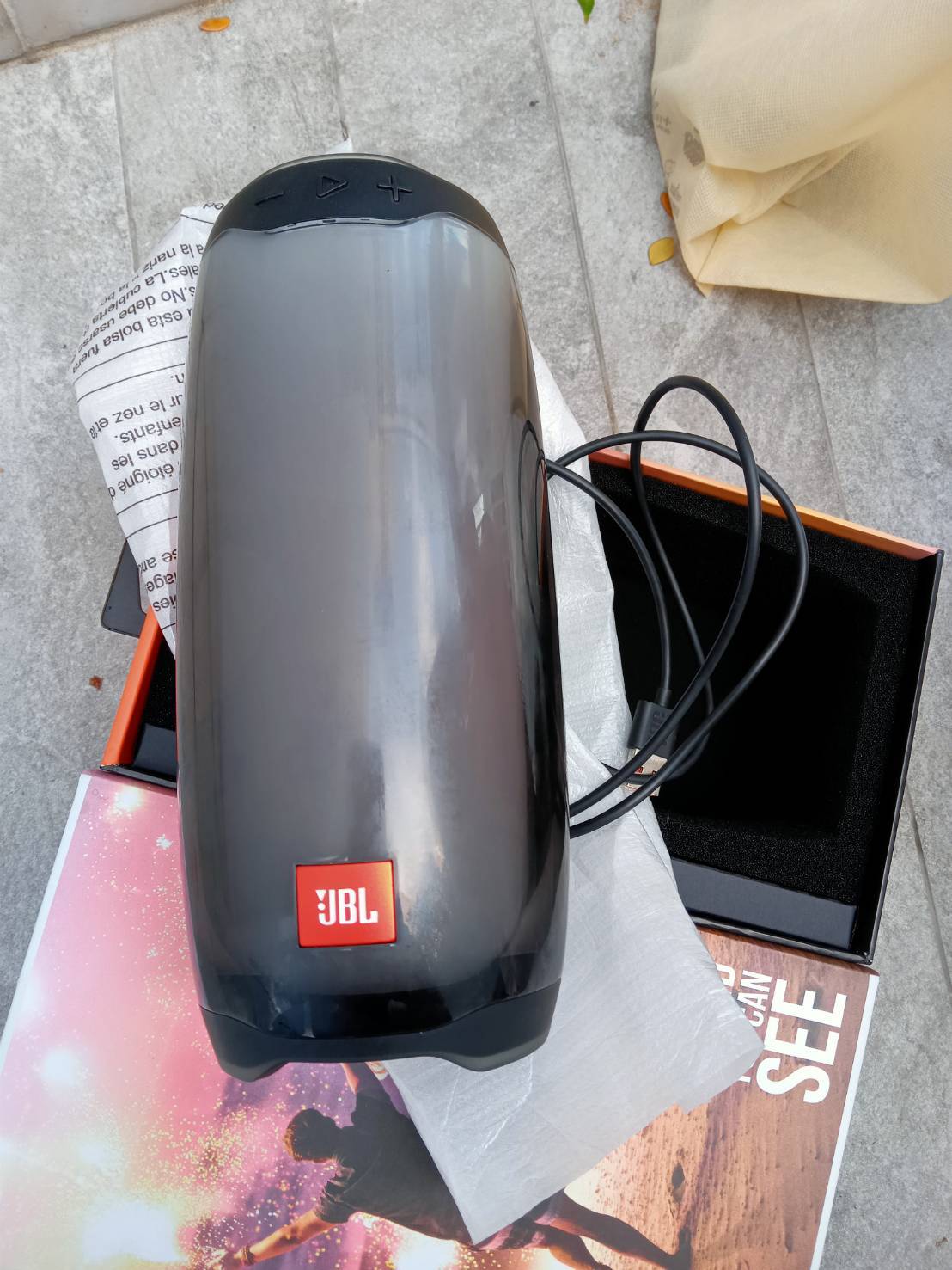 ลำโพง JBL Pulse 4 ไฟ Lightshow ตลอดทั้งตัว ลำโพงไร้สาย เชื่อมบลูทูธได้
