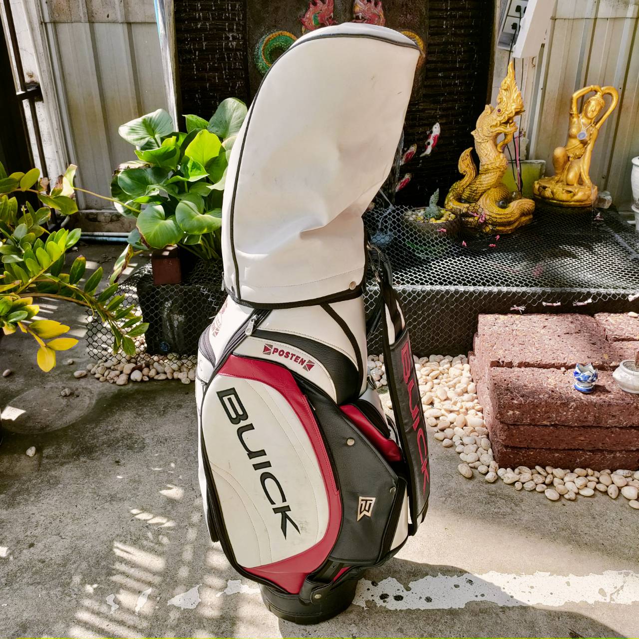 ถุงกอล์ฟ BUICK รุ่น TIGER WOODS ของแท้ มือสอง หายากมาก ราคาแพง ภายในบุกำมะหยี่ ถุงสวยมากๆ ไม้กอล์ฟพรีเมี่ยมมือสอง ของแท้ By NakaraLuxurious