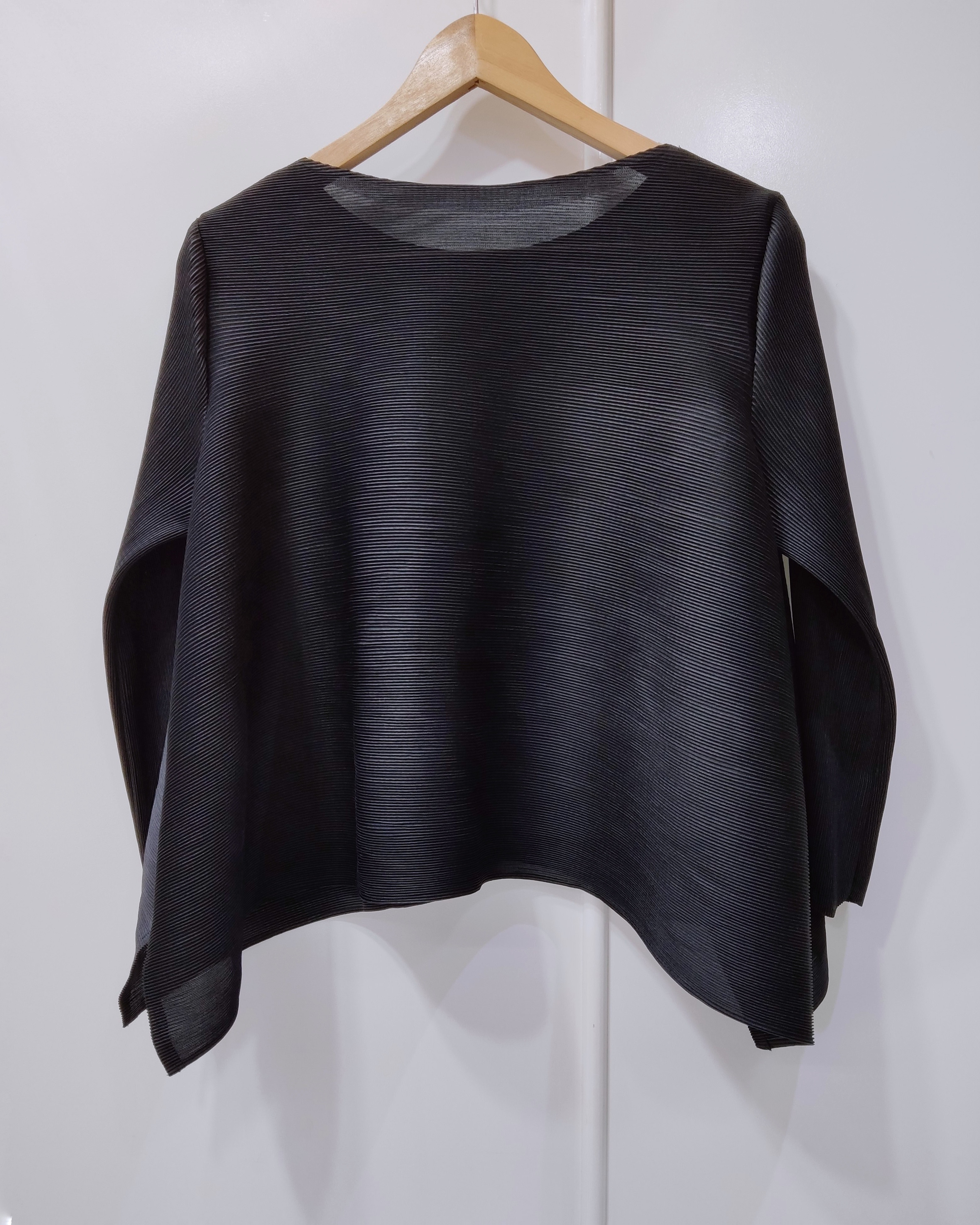 อกถึง 44 นิ้ว 2MUAY GM15064 เสื้ออัดพลีท LONG SLEEVE FLARE PLEATED TOP FREE SIZE