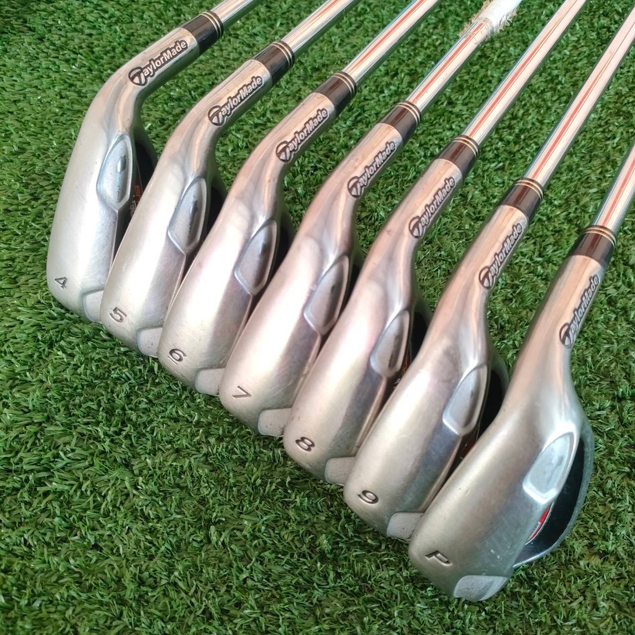 ชุดเหล็ก TAYLORMADE BURNER PLUS มีเหล็ก 4-9 เเละ PW FLEX S รุ่น PLUS คือจะตีไกลกว่ารุ่นปกติ ไม้กอล์ฟมือสอง ของแท้ BY NakaraLuxurious