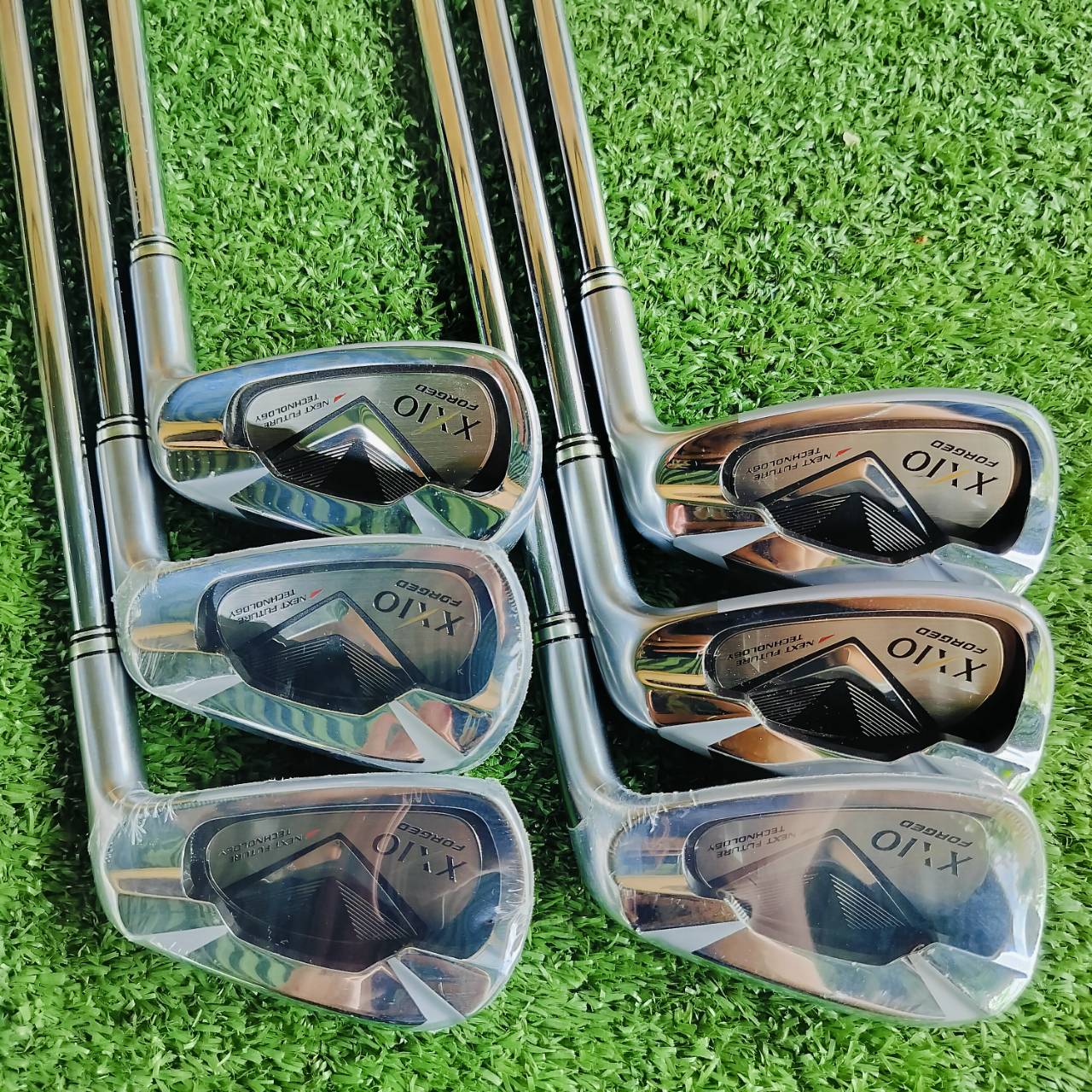 ชุดเหล็ก XXIO FORGED MX4000 สภาพสวยจัดระดับนางฟ้าเลยค่ะ เป็นเหล็ก FORGED พรีเมี่ยมญี่ปุ่น มี CAVITY เพื่อการชดเชยที่สูงขึ้น เป็นรุ่นพรีเมี่ยมของ XXIO ตีทั้งนุ่ม เข้าบอลแน่นๆ ได้ฟีลลิ่ง FORGED เต็มที่ ไม้กอล์ฟพรีเมี่ยมญี่ปุ่นมือสอง ของแท้ By NakaraLuxuriou