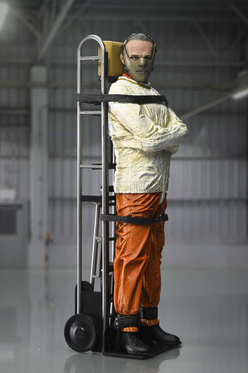 [สั่งจอง] Neca - Dr. Hannibal Lecter (Masked) 7" scale