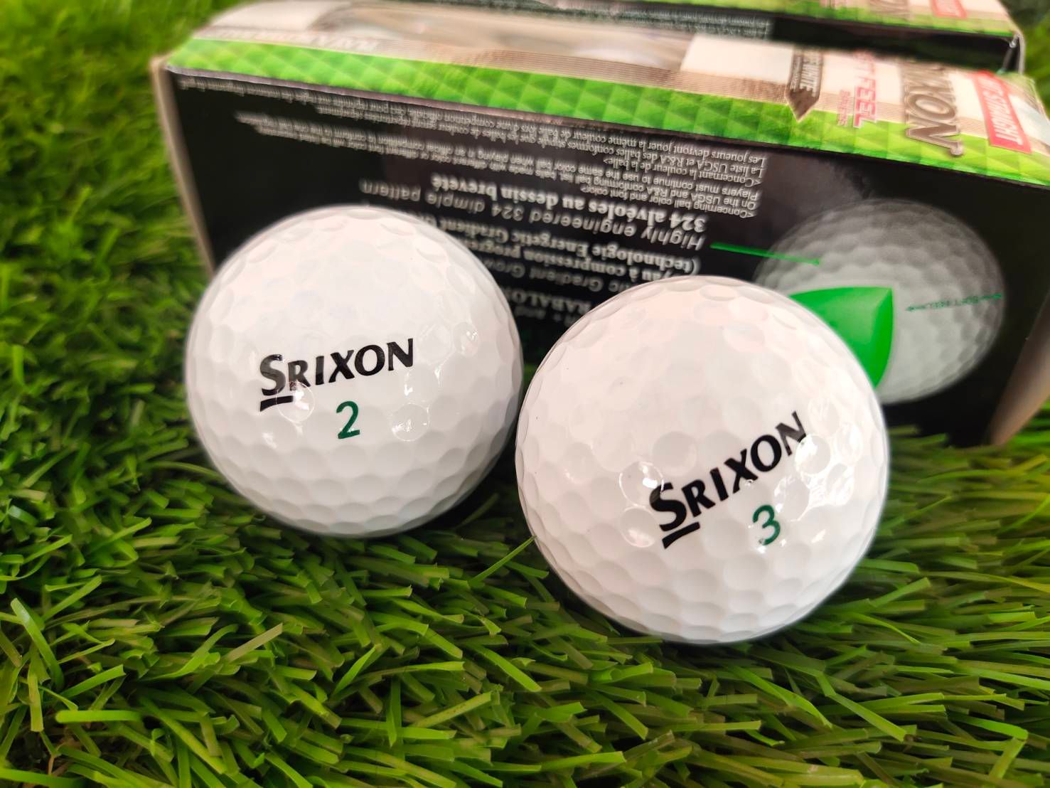 ลูกกอล์ฟ SRIXON SOFT FEEL PUREWHIT - HIT STARIGHT ด่วน 1 หลอดมี 3 ลูก