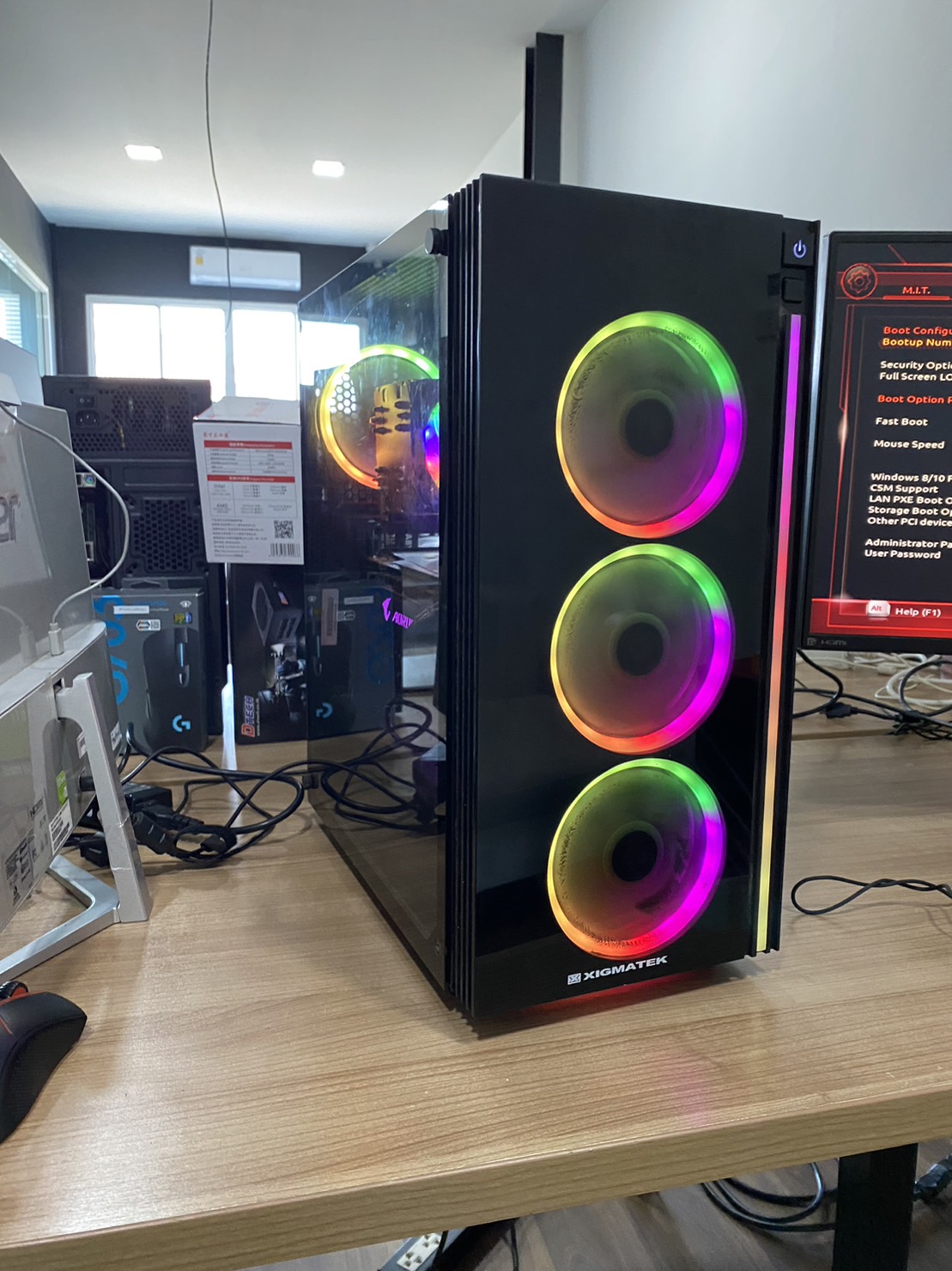 PC Gameming Case Xigmatek poseidon คอม สำหรับ เล่นเกมส์ ออกแบบ