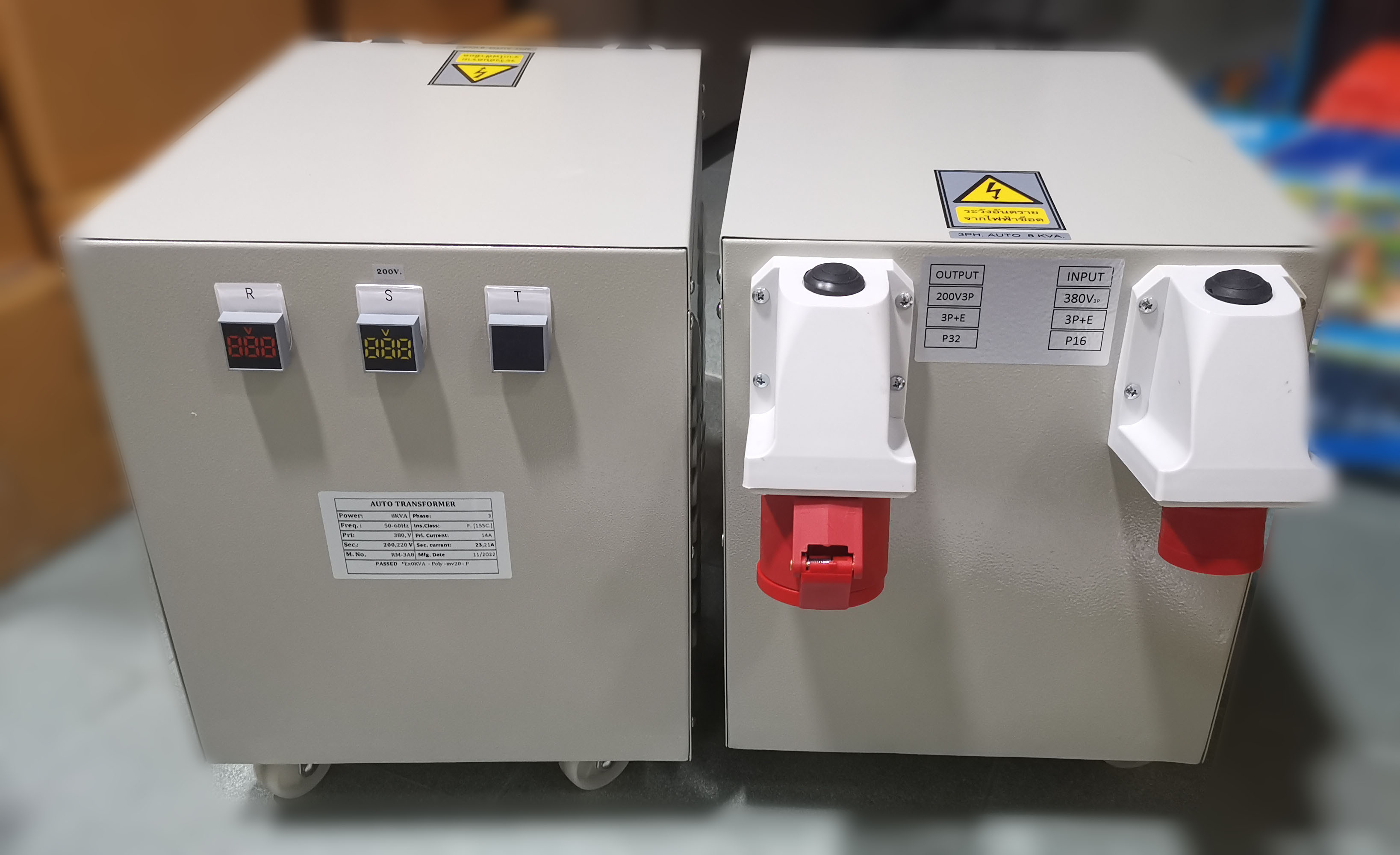 1KVA 3P 50/60Hz in380V[1.5Amp] / out200V[2.8Amp]220V[2.6Amp]+G+N