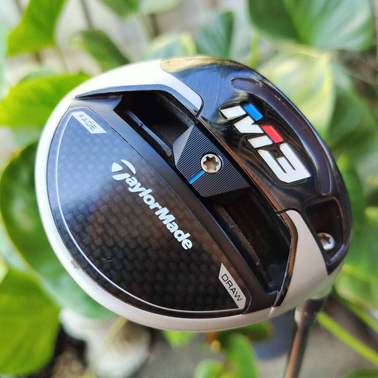 FW3 TAYLORMADE M3 องศา 15 กระดองเคฟล่า CG ต่ำ และดีที่สุด ไขปรับได้ทั้ง ขึ้น ลง ซ้าย ขวา เพื่อวิถีที่ดีที่สุด หน้ามี POCKET สุดเด้งอีกด้วย ไม้กอล์ฟพรีเมี่ยมมือสอง ของแท้ By NakaraLuxurious