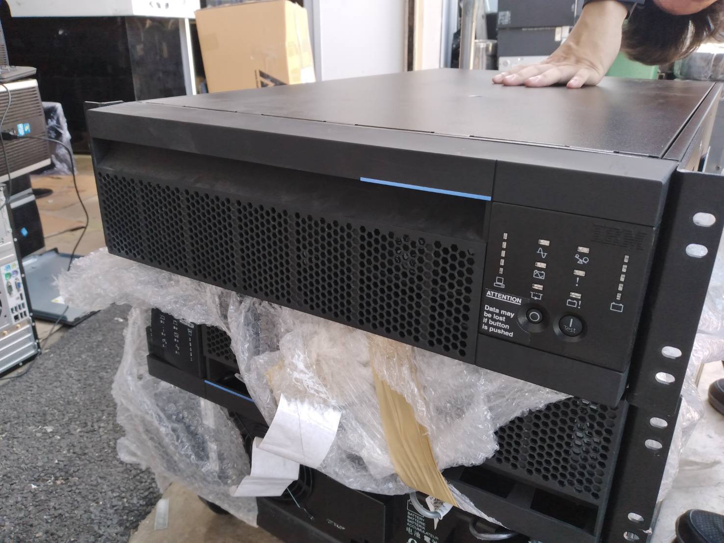 45W6465 IBM APC Smart-UPS 6000VA 5K UPS Power Supply AP9619