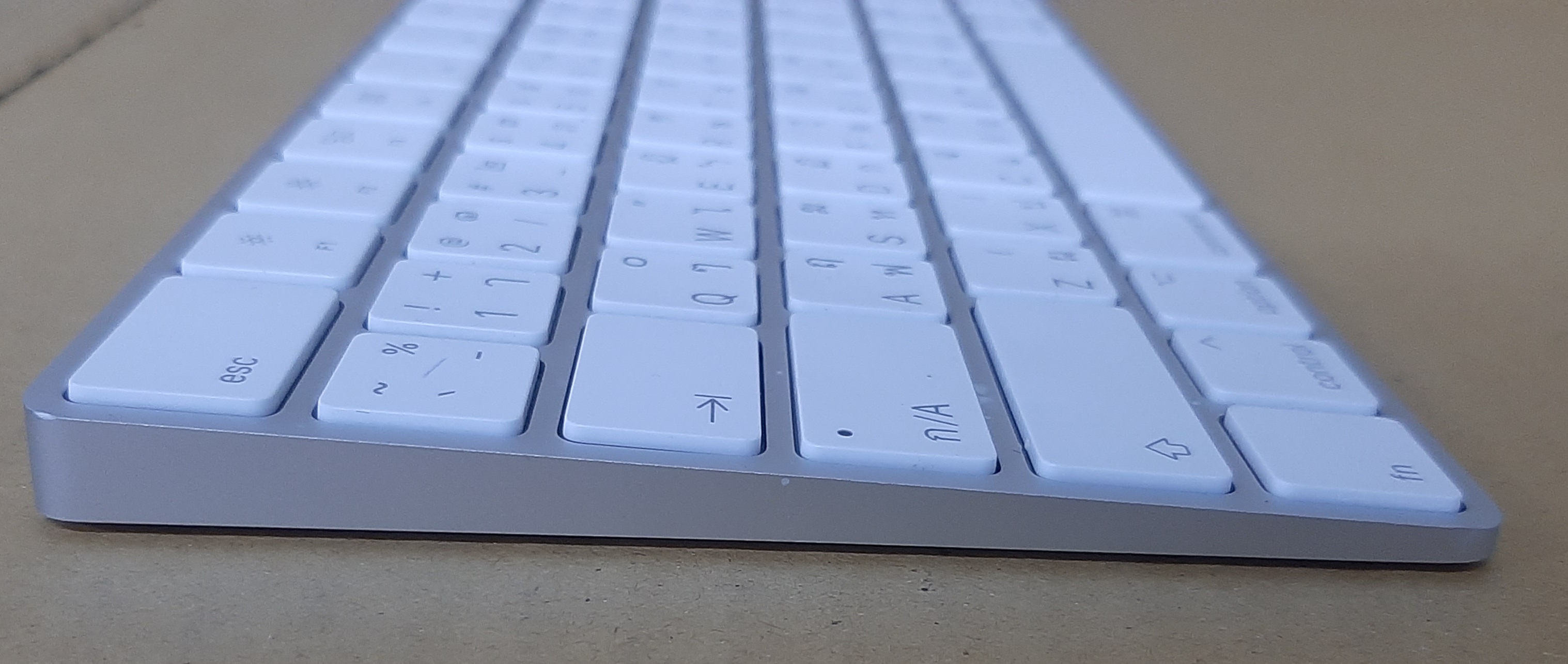 Keyboard Thai ไร้สาย Apple A1644 Magic มือสอง สภาพดี ประกันร้าน 7 วัน