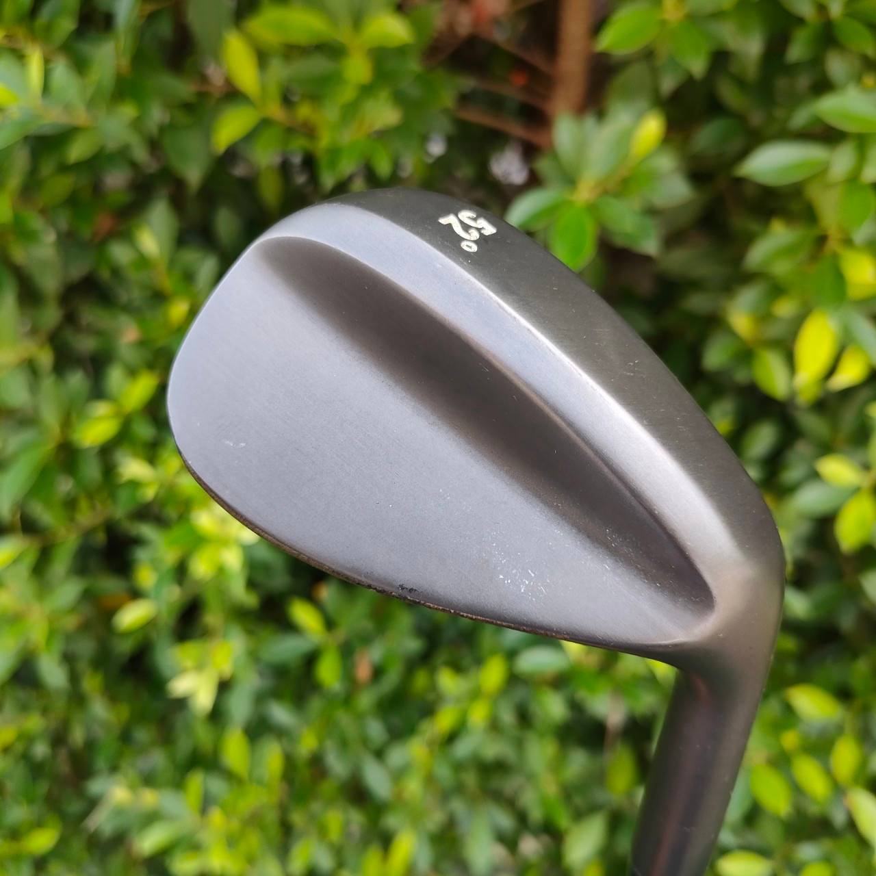 WEDGE CUSTOM ลมดำ องศา 52 ก้าน TRI GOLD FLEX WEDGE GRIP GOLF PRIDE ถือเป็นสุดยอด WEDGE !! ไม้กอล์ฟมือสอง ของแท้ BY NakaraLuxurious