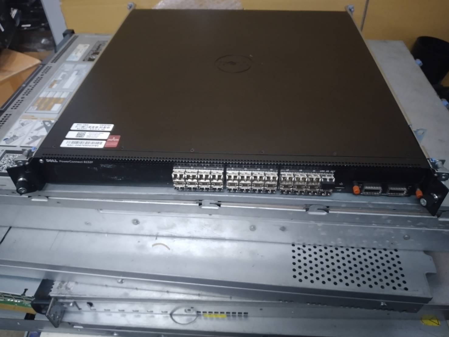 Dell Powerconnect 8132F 24-Port 10GbE SFP+ พร้อมโมดูลเต็มทุกช่อง มีขา rack ให้